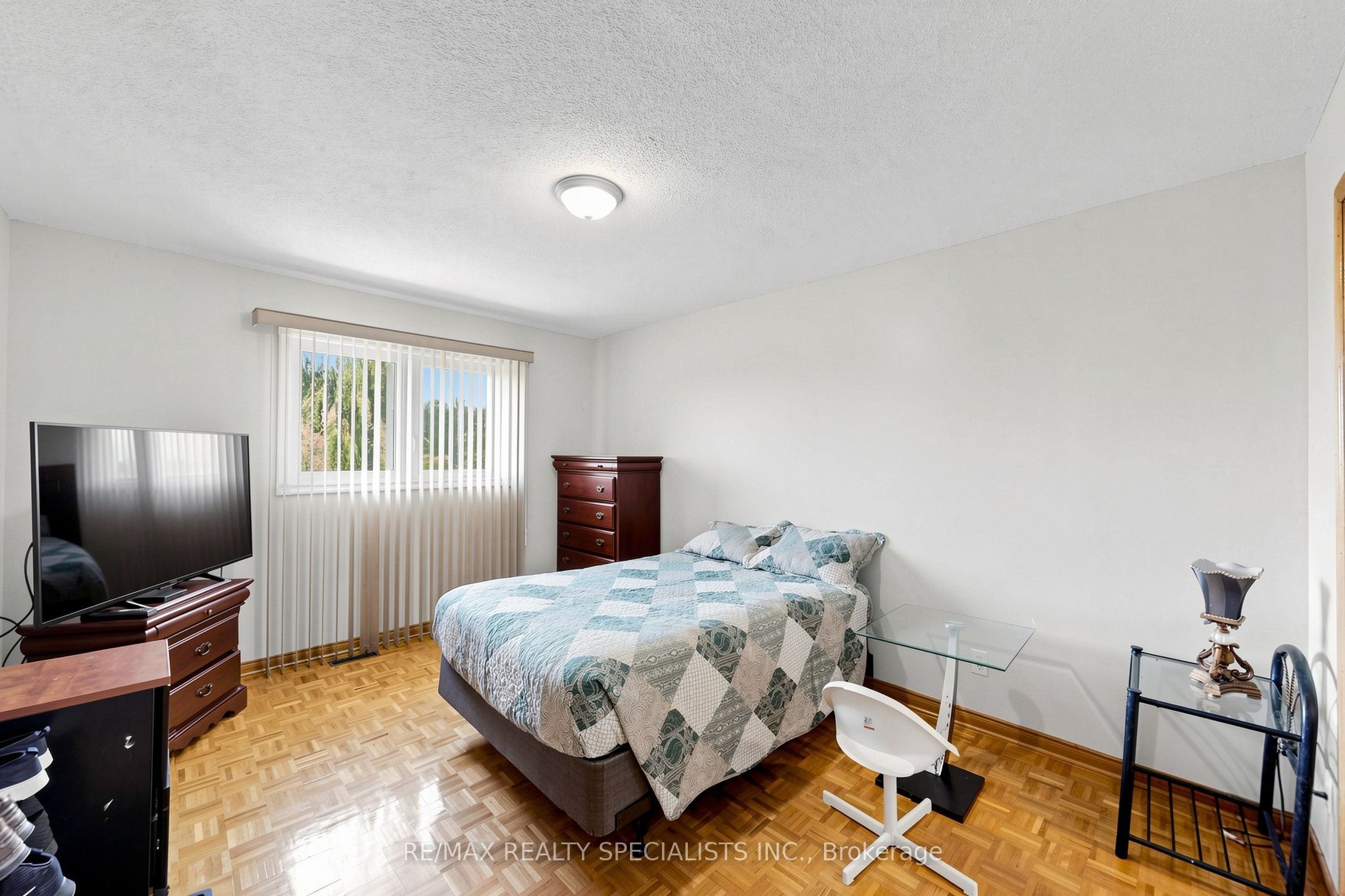 776 Savoy Crescent Property Photo 16