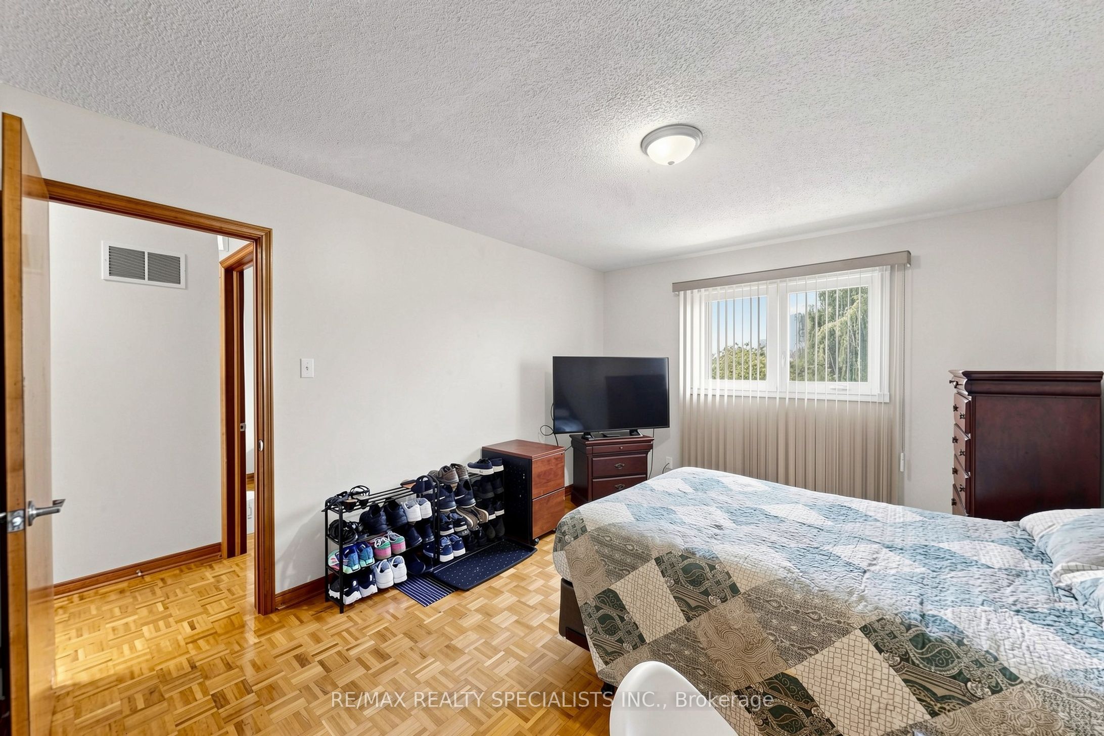 776 Savoy Crescent Property Photo 18