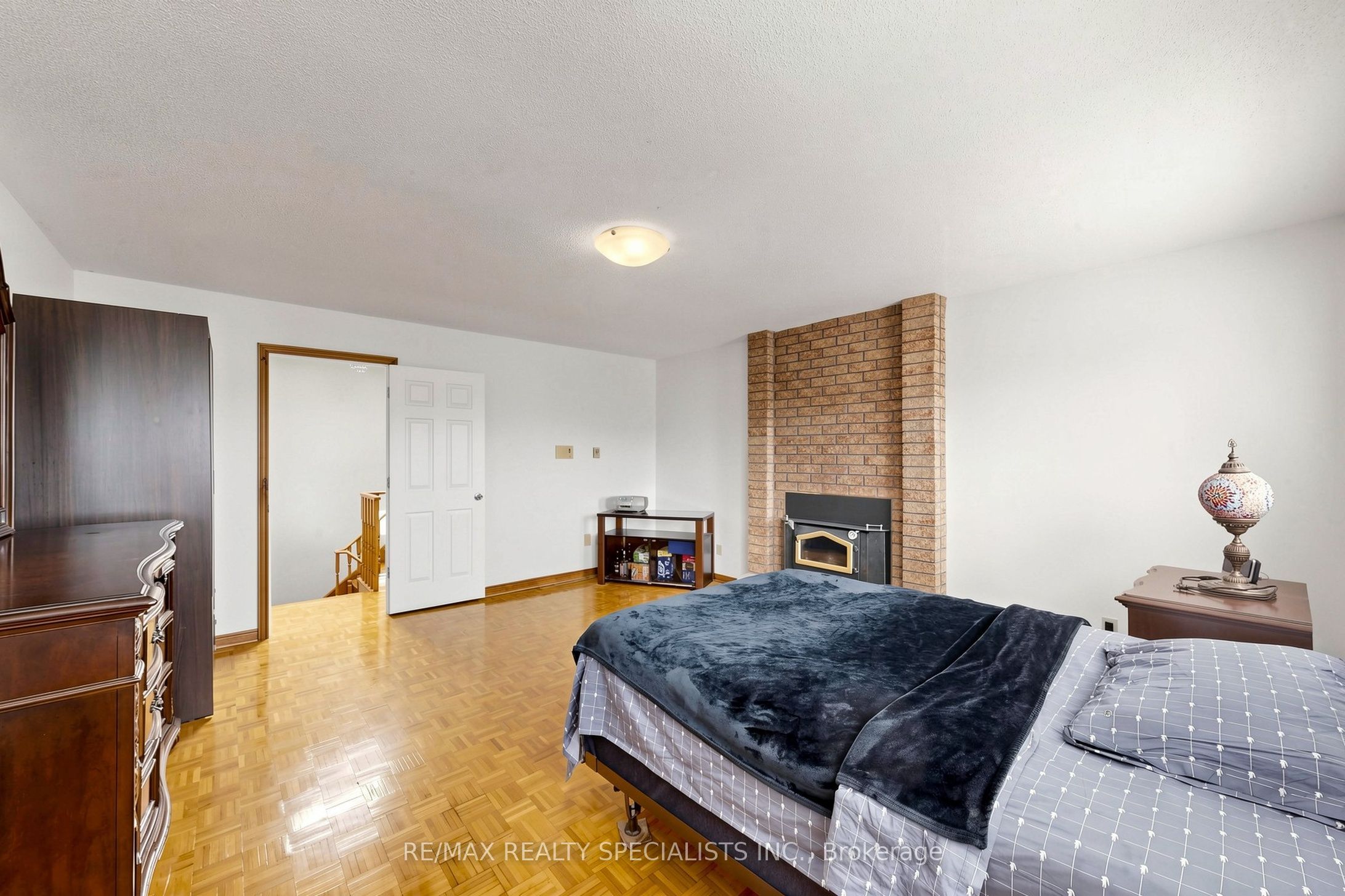 776 Savoy Crescent Property Photo 21