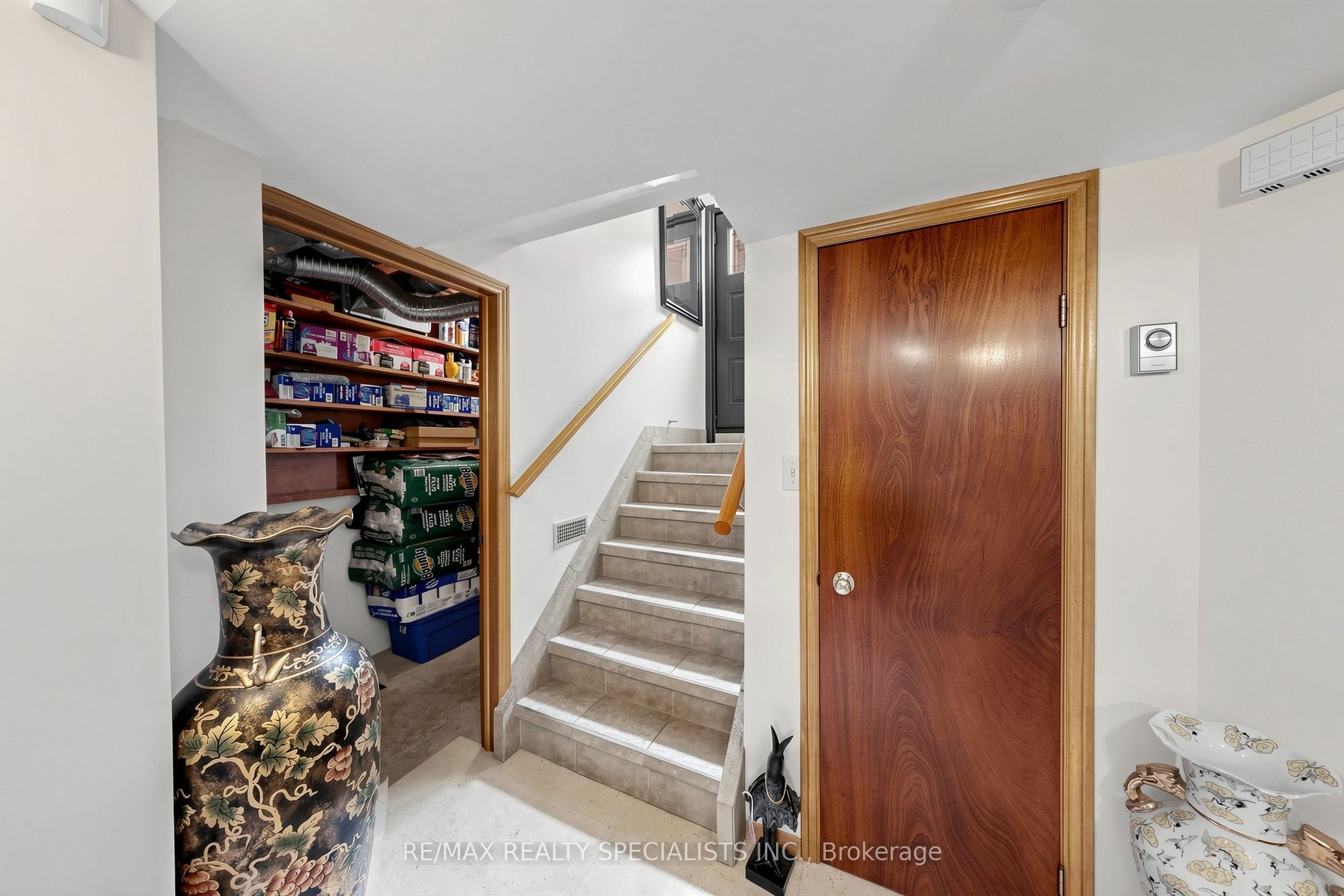 776 Savoy Crescent Property Photo 23
