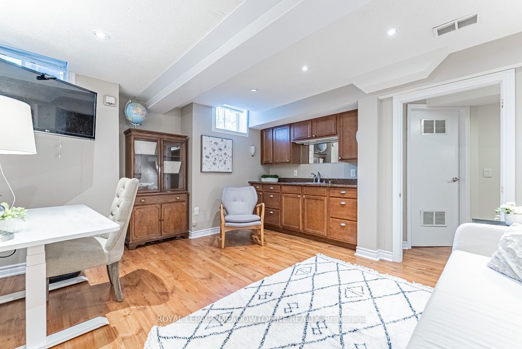 1116 Barclay Circle Property Photo 31