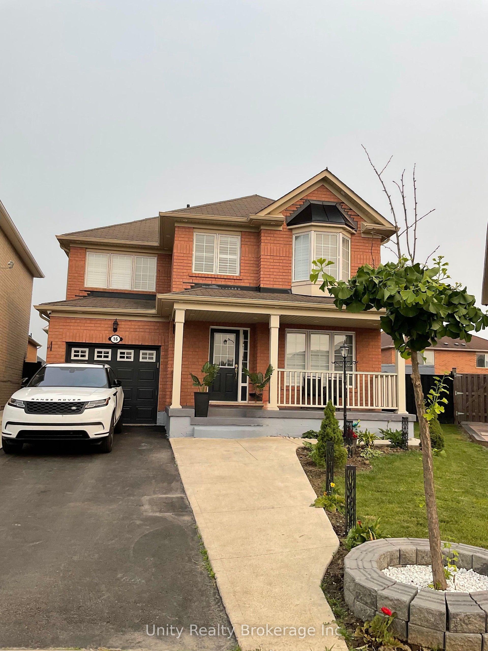 16 Benmore Crescent Property Photo 2