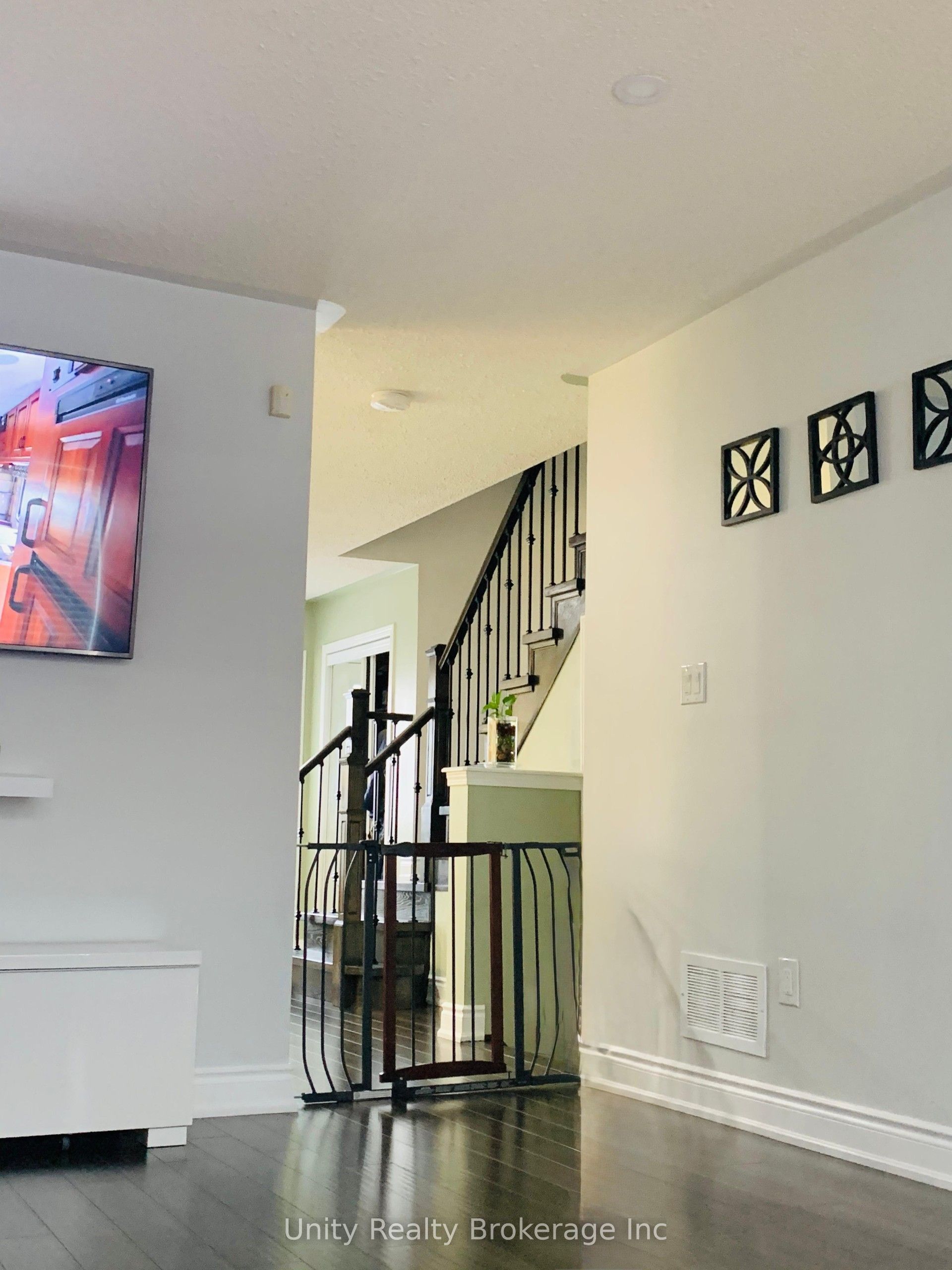 16 Benmore Crescent Property Photo 8