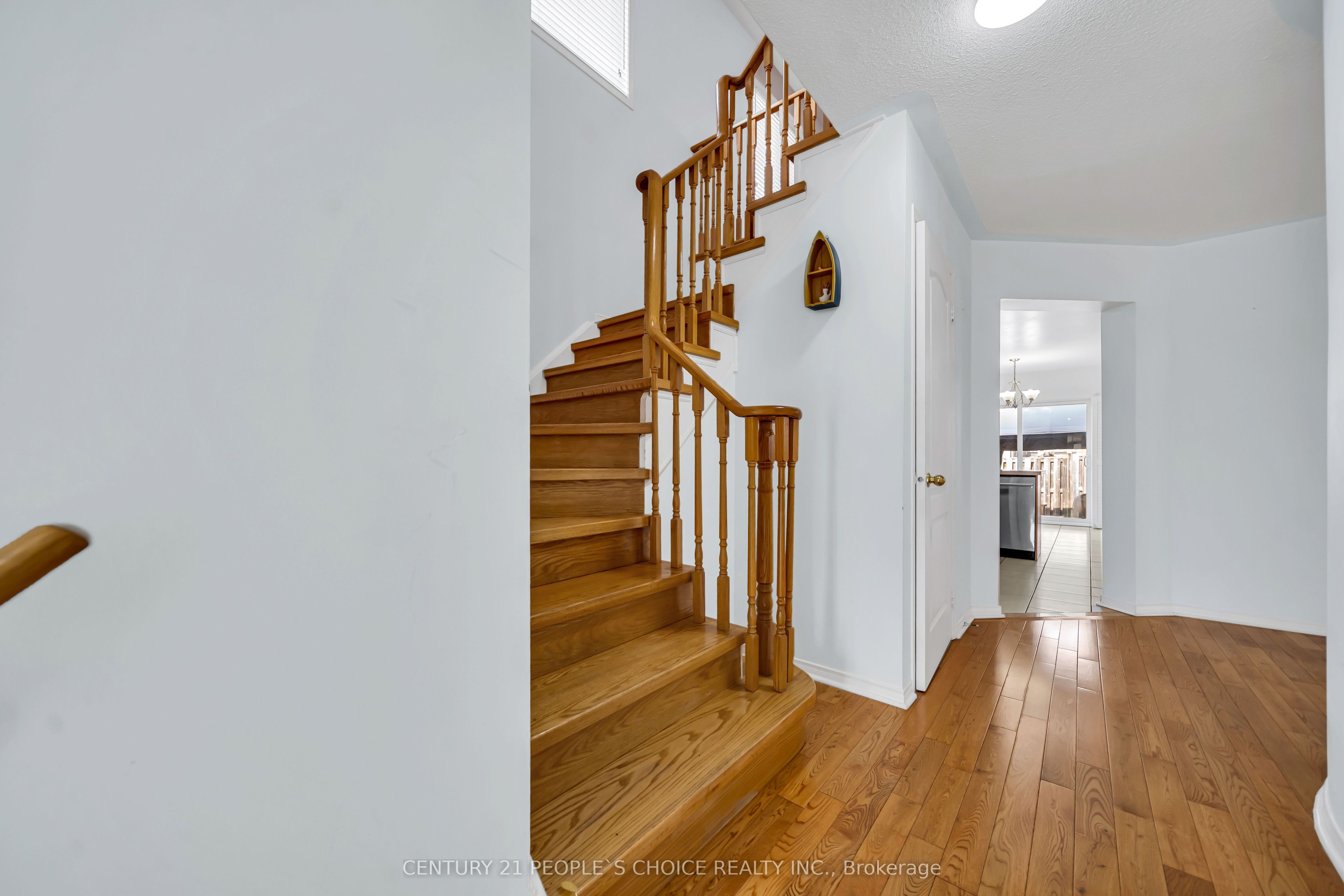 73 Crown Victoria Drive Property Photo 10