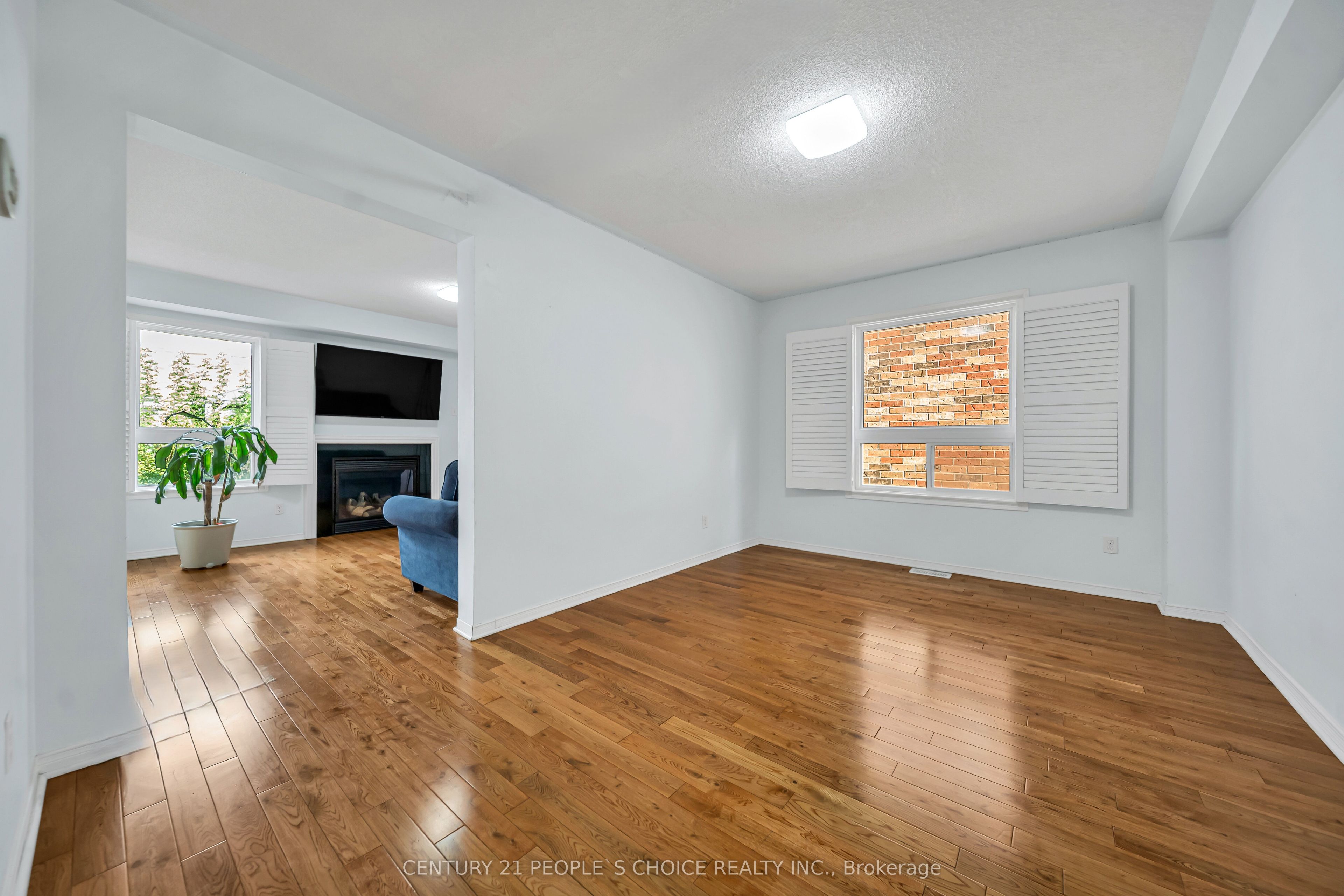 73 Crown Victoria Drive Property Photo 13