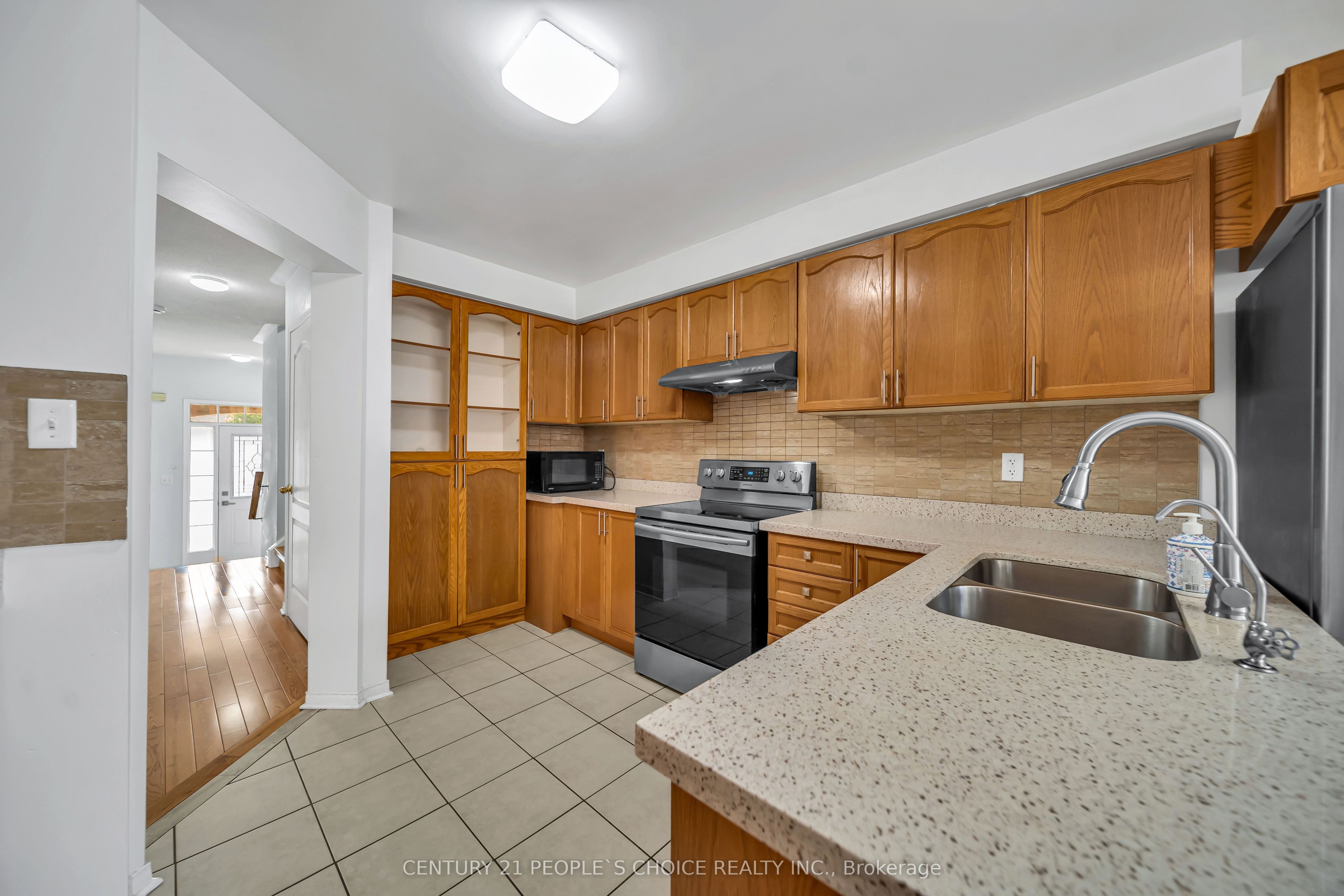 73 Crown Victoria Drive Property Photo 21