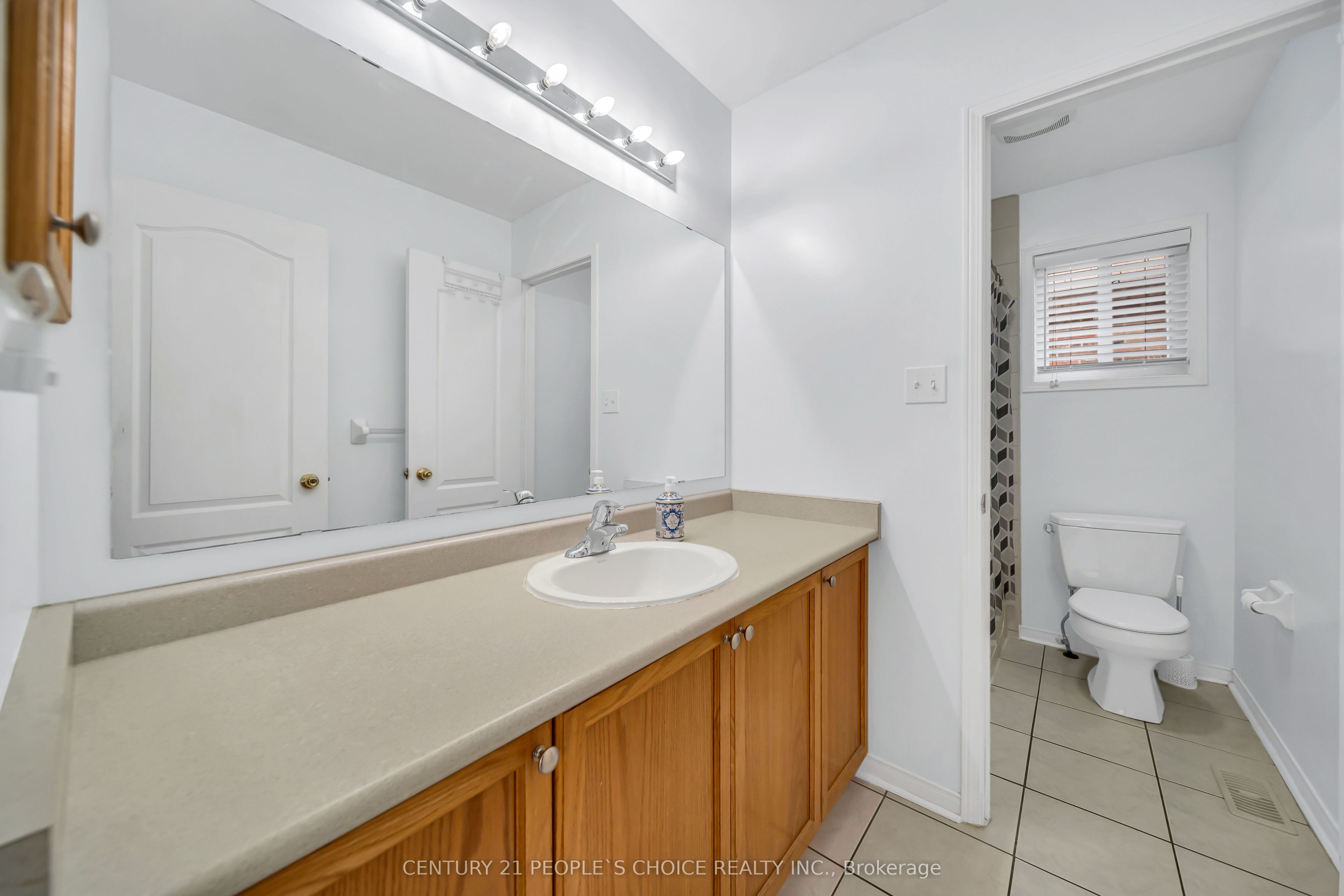 73 Crown Victoria Drive Property Photo 33