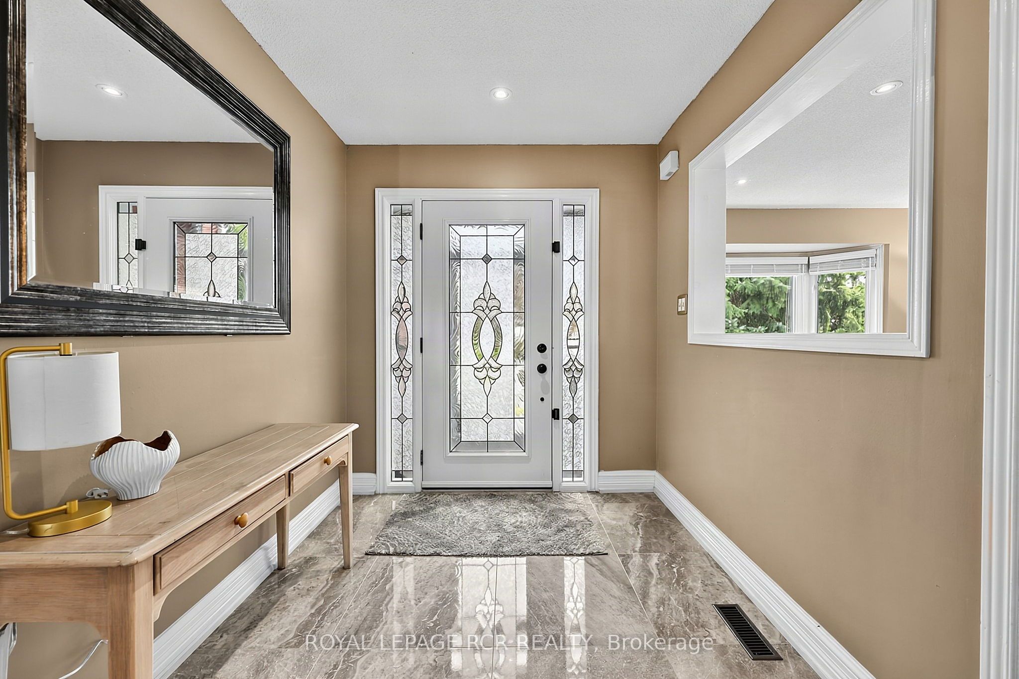 18 Mccabe Crescent Property Photo 4