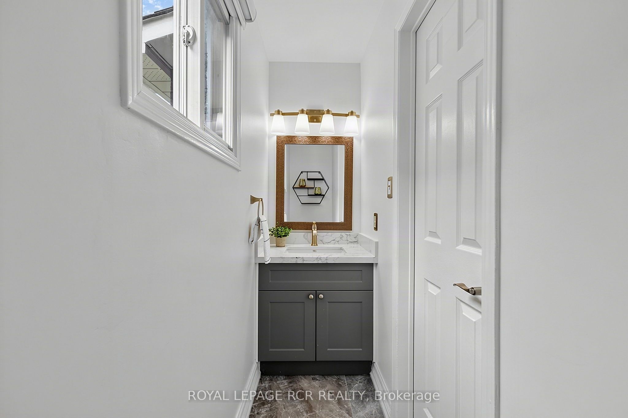 18 Mccabe Crescent Property Photo 16