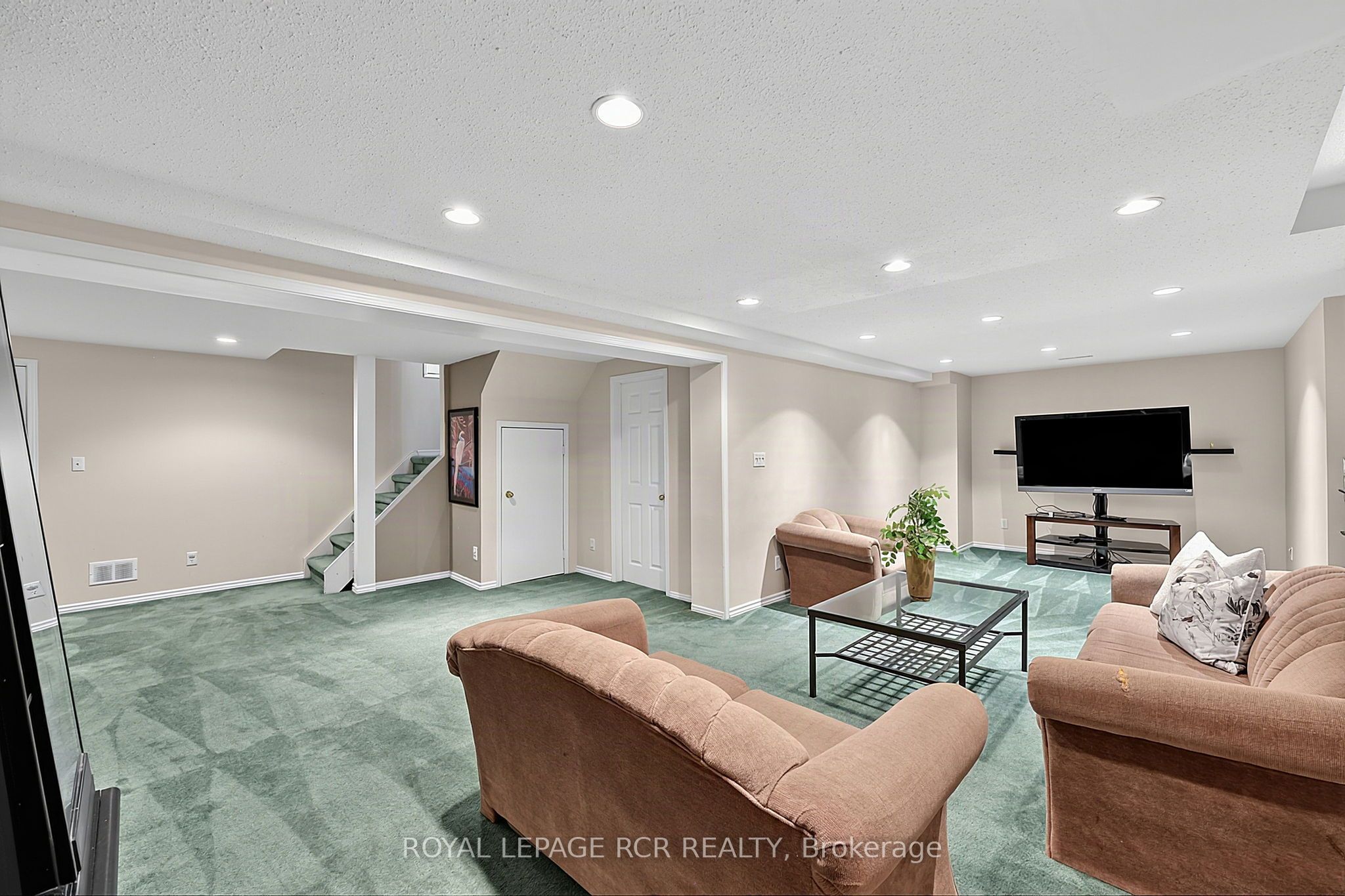 18 Mccabe Crescent Property Photo 28