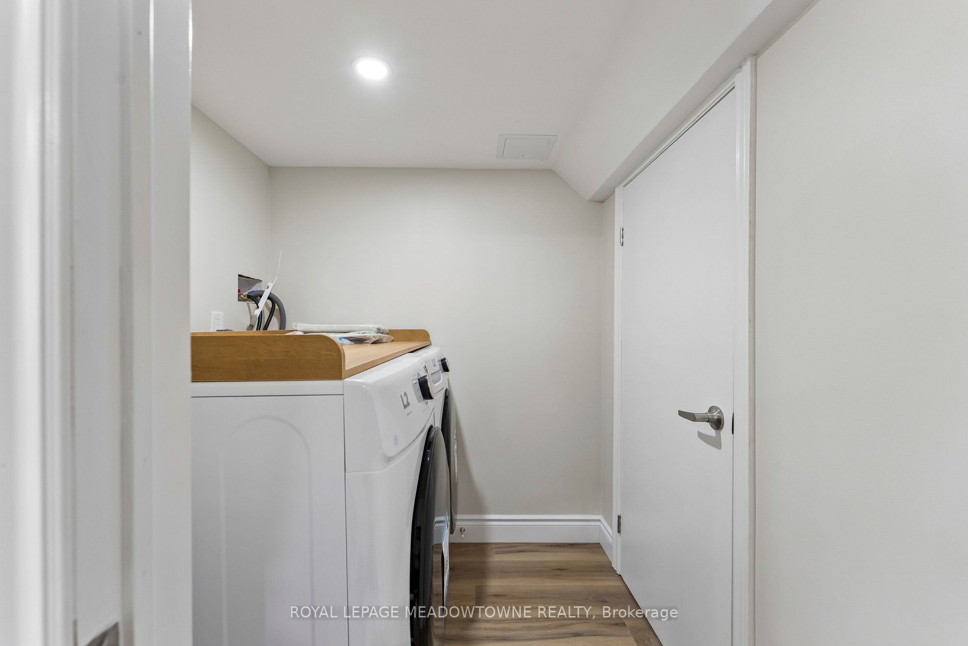 15 Learmont Avenue Property Photo 17