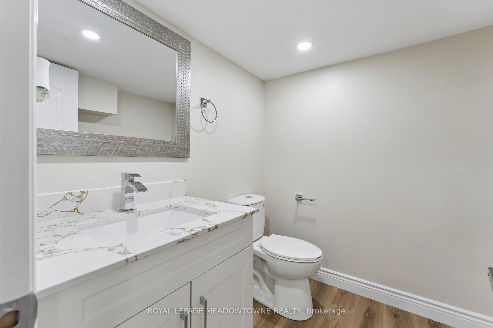 15 Learmont Avenue Property Photo 19
