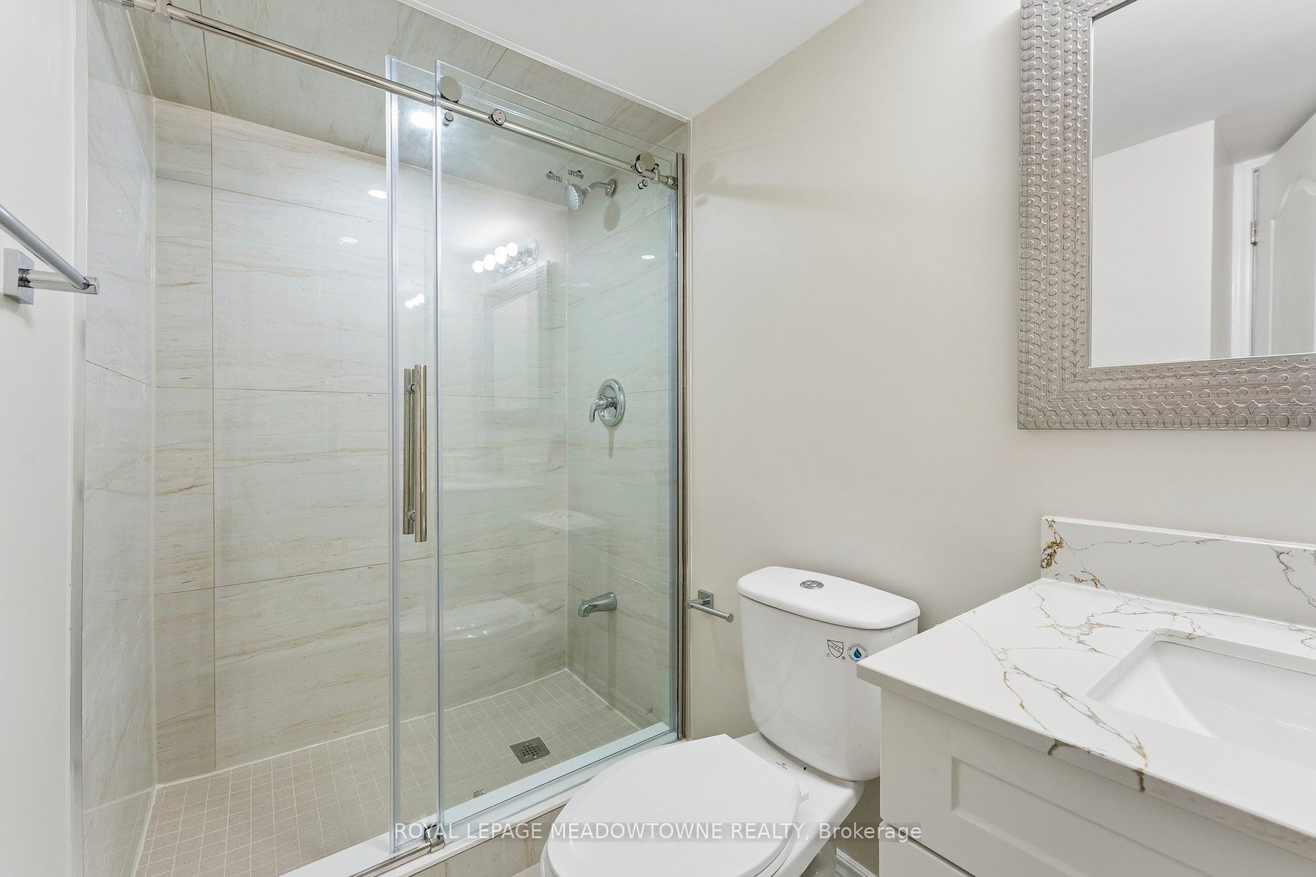 15 Learmont Avenue Property Photo 25