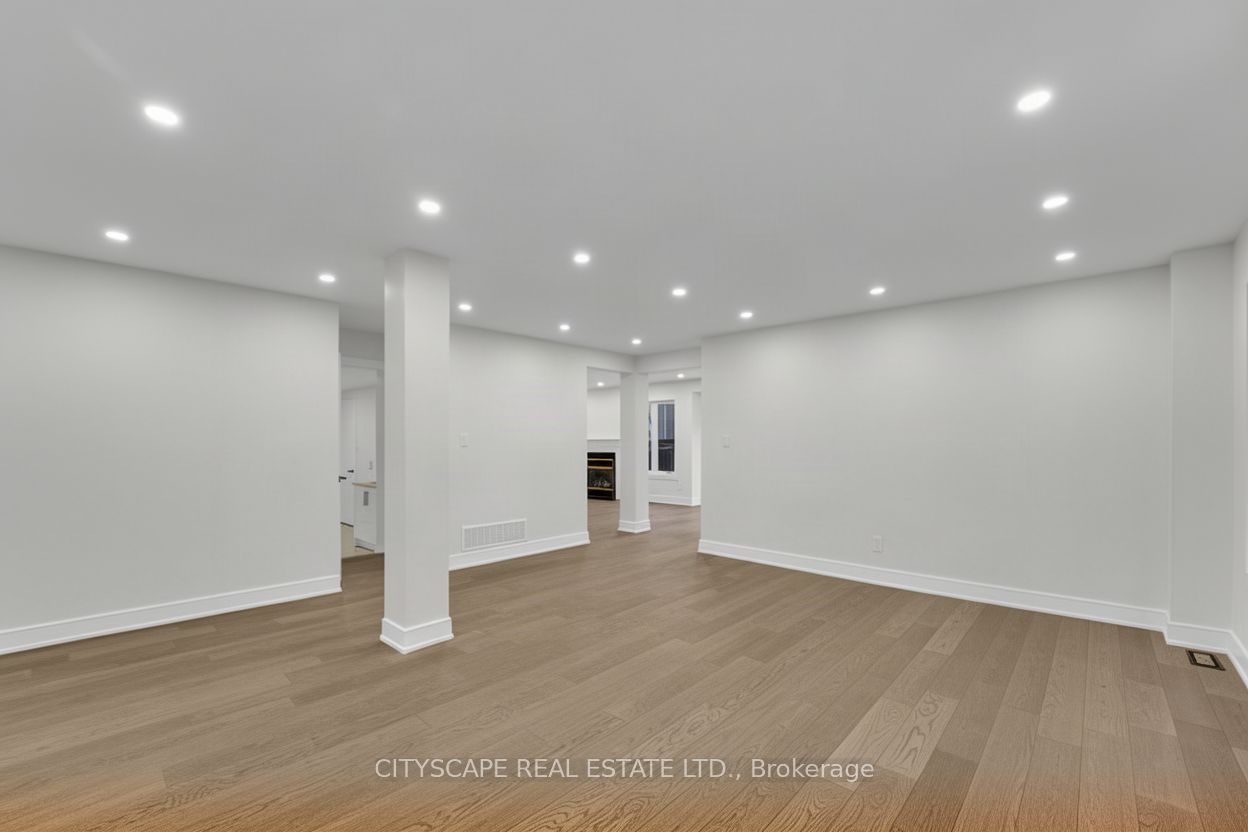 17 Ferncastle Crescent Property Photo 6