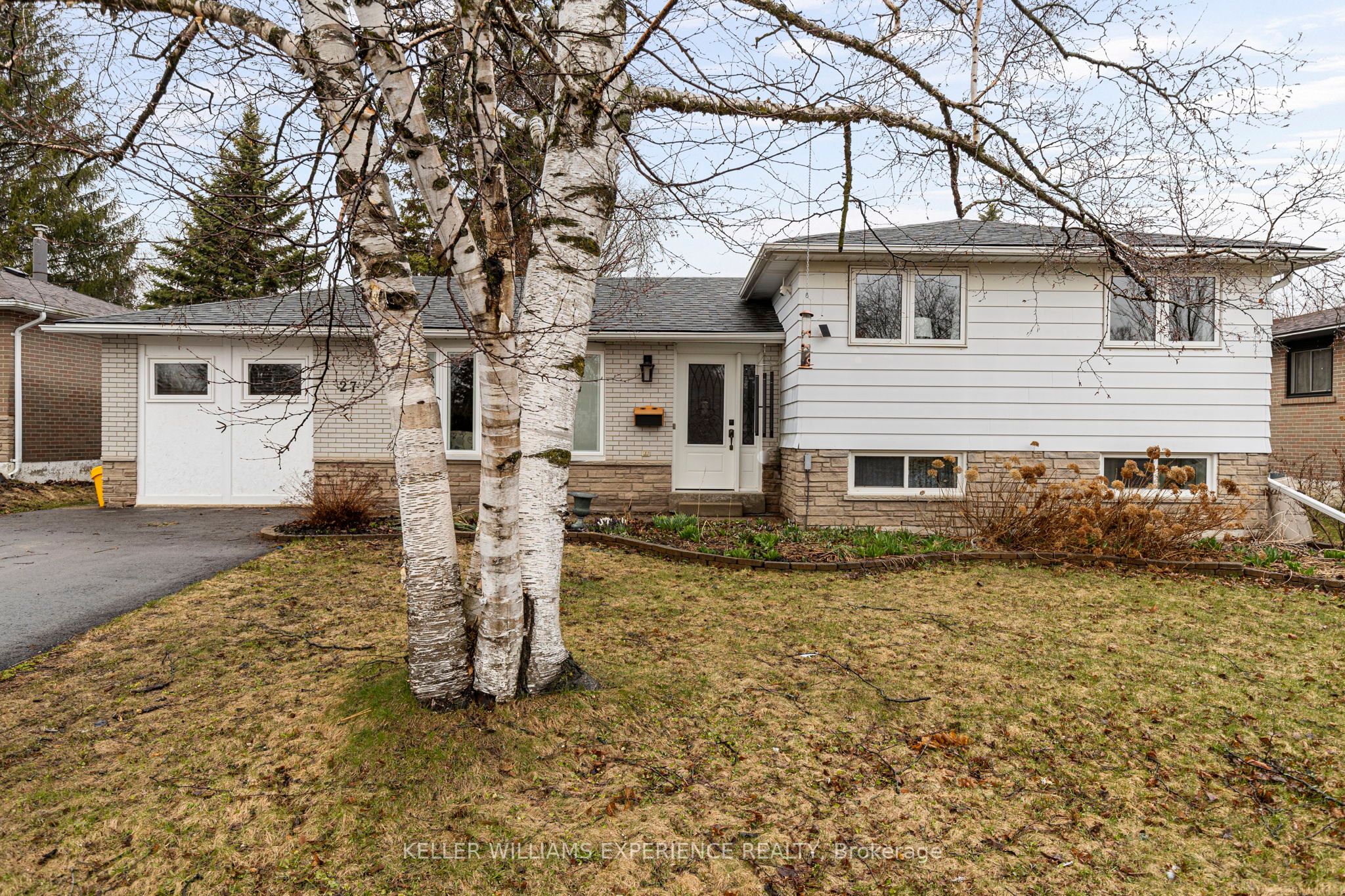 27 Rustic Crescent Property Photo 1