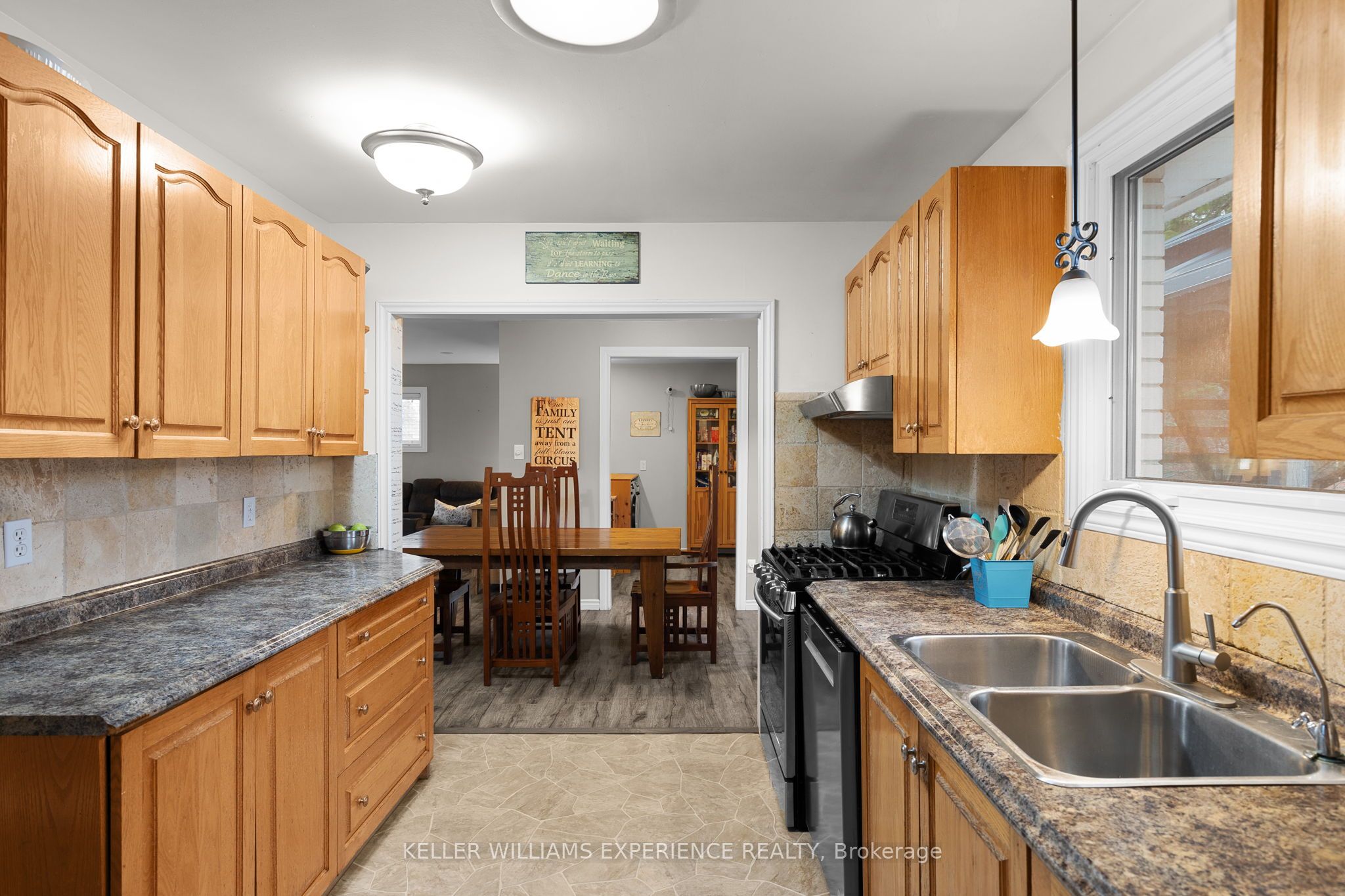 27 Rustic Crescent Property Photo 12