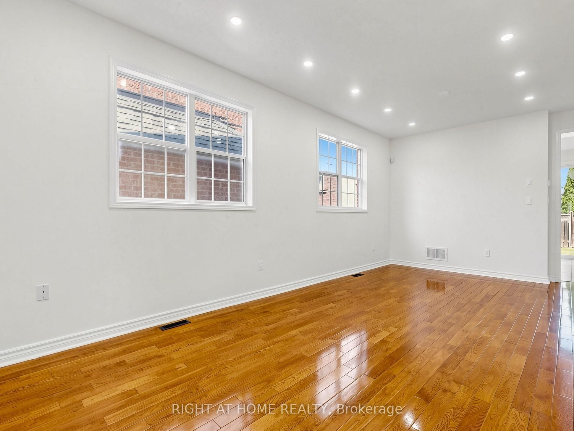 5817 Whitehorn Avenue Property Photo 4