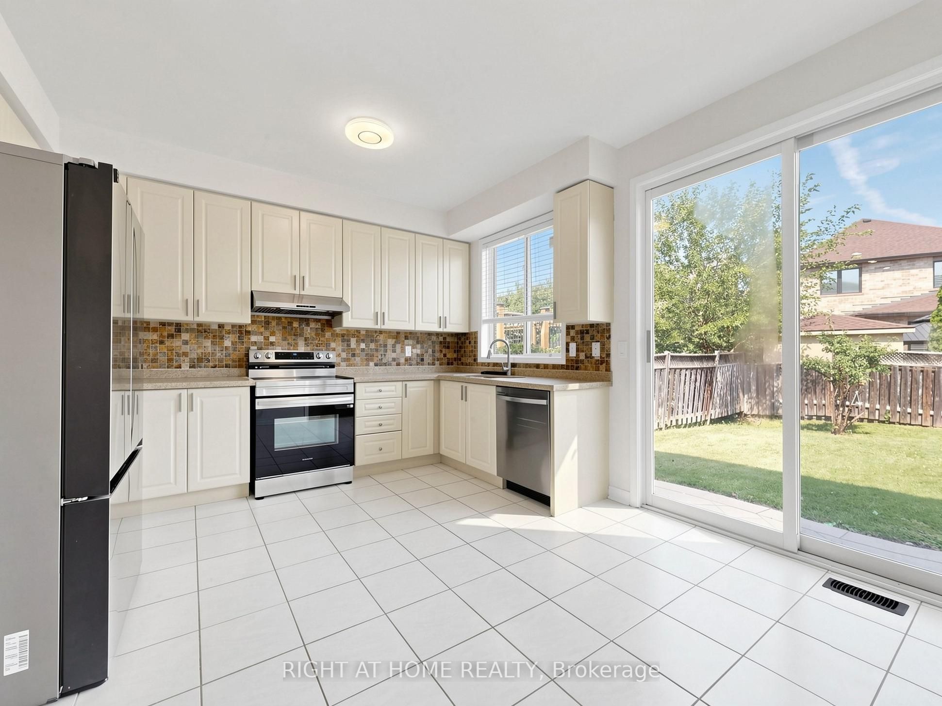 5817 Whitehorn Avenue Property Photo 14
