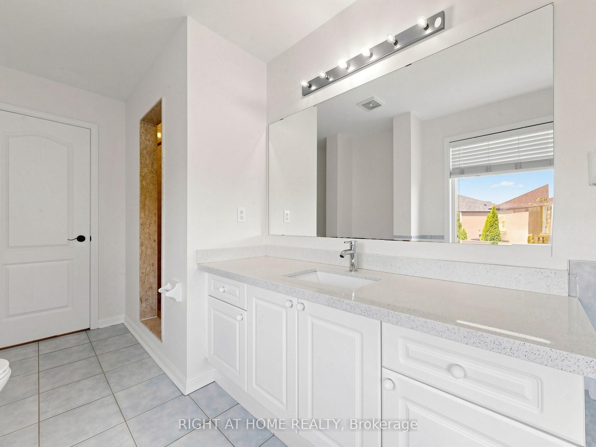 5817 Whitehorn Avenue Property Photo 18