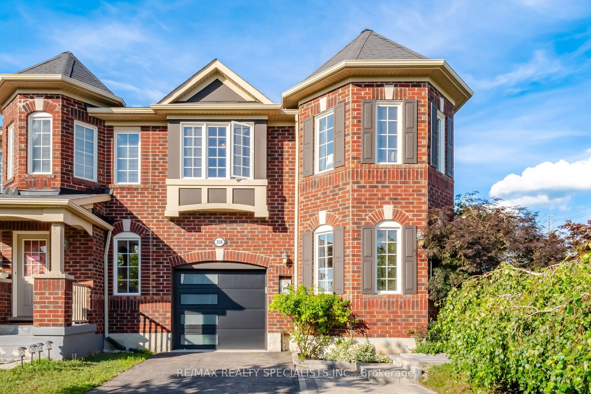 308 Mortimer Crescent Property Photo 1