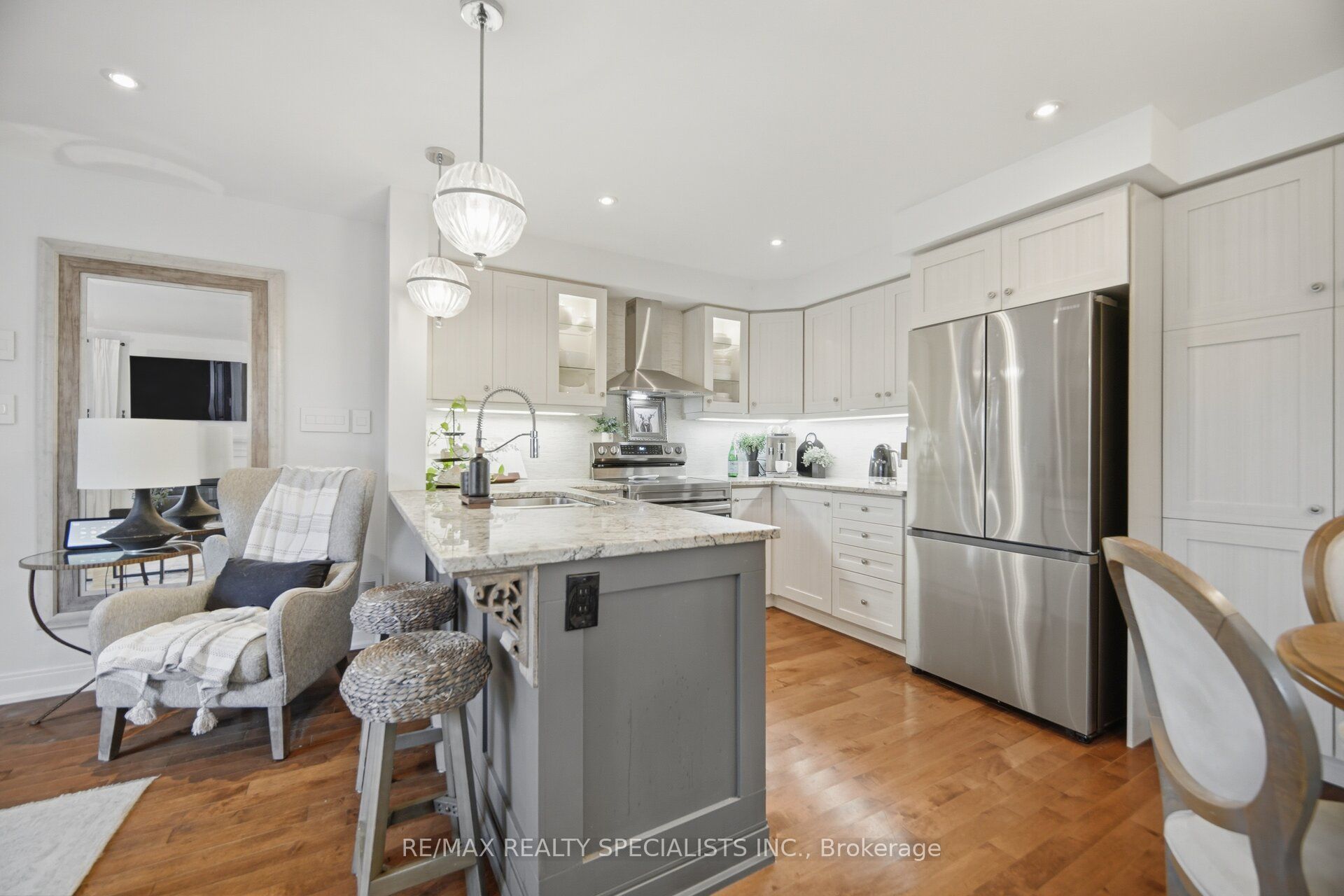 308 Mortimer Crescent Property Photo 6