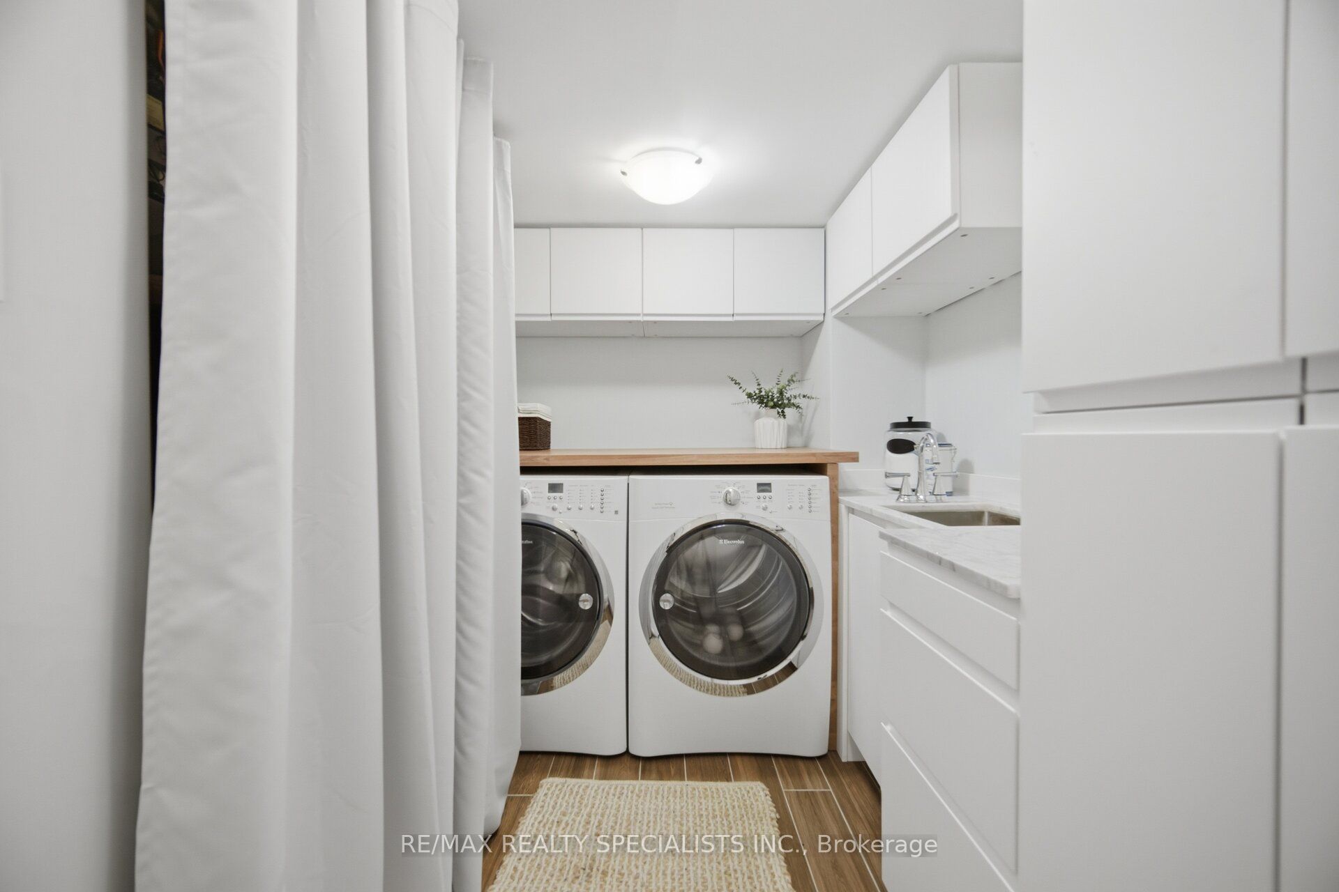 308 Mortimer Crescent Property Photo 25