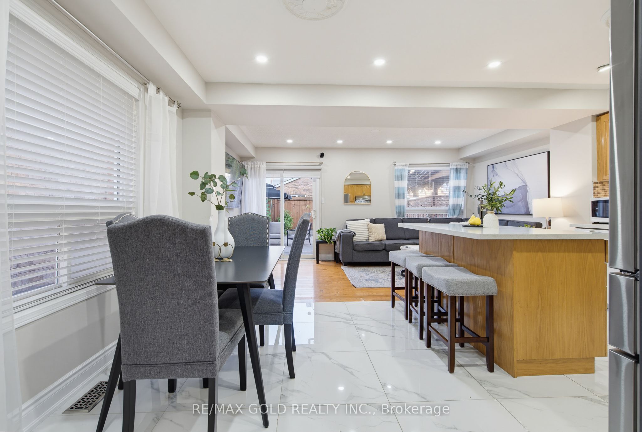 46 Sand Cherry Crescent Property Photo 6