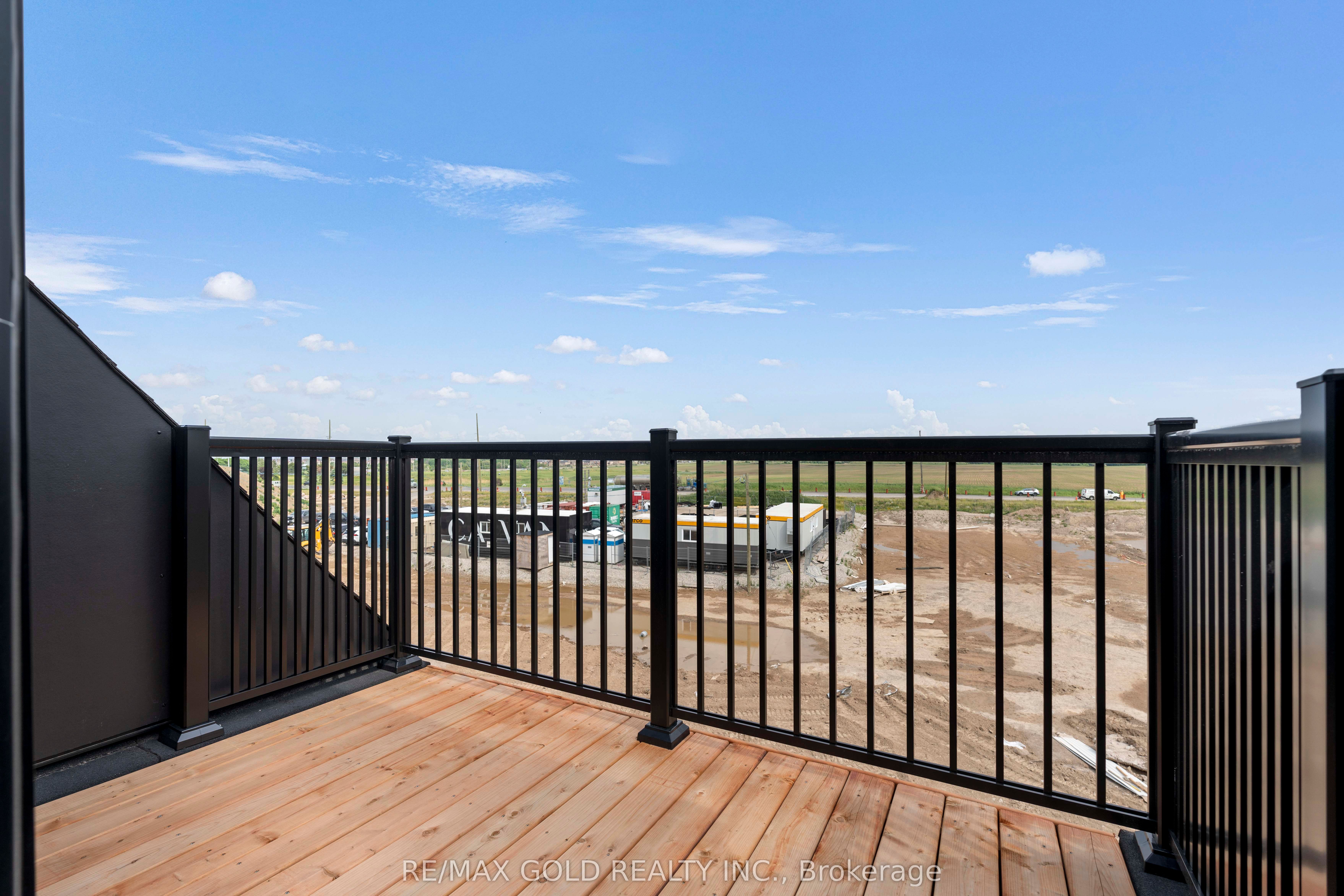 39 Timber Falls Drive Property Photo 34