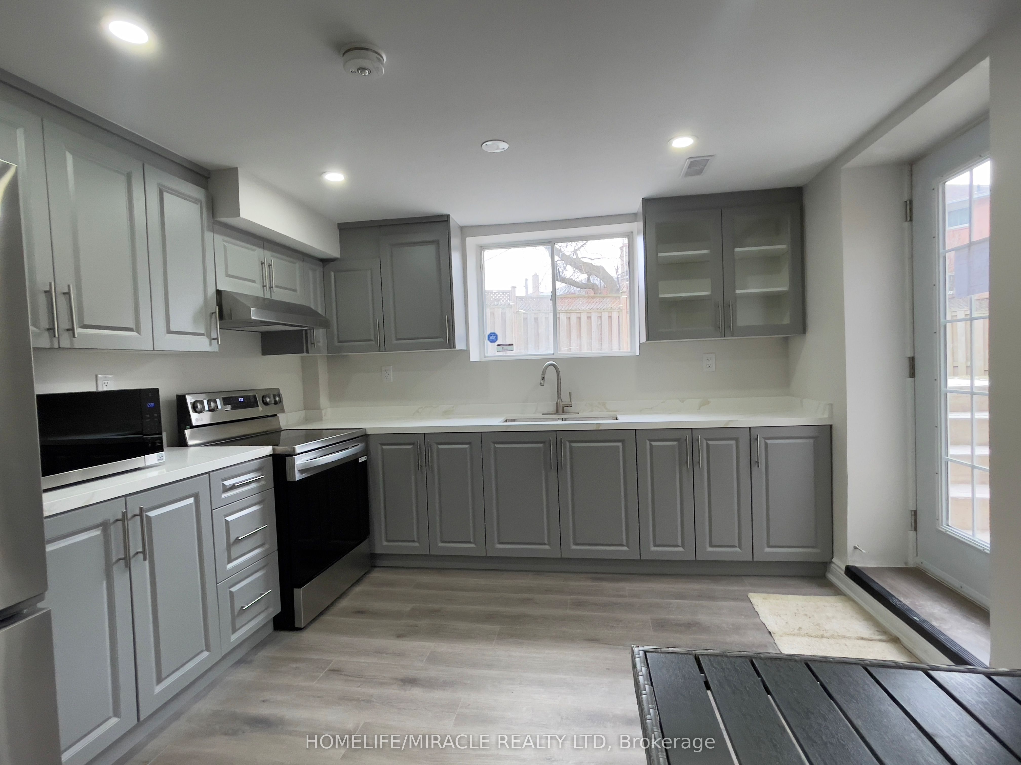 5522 Fleur-de-lis Court Property Photo 8