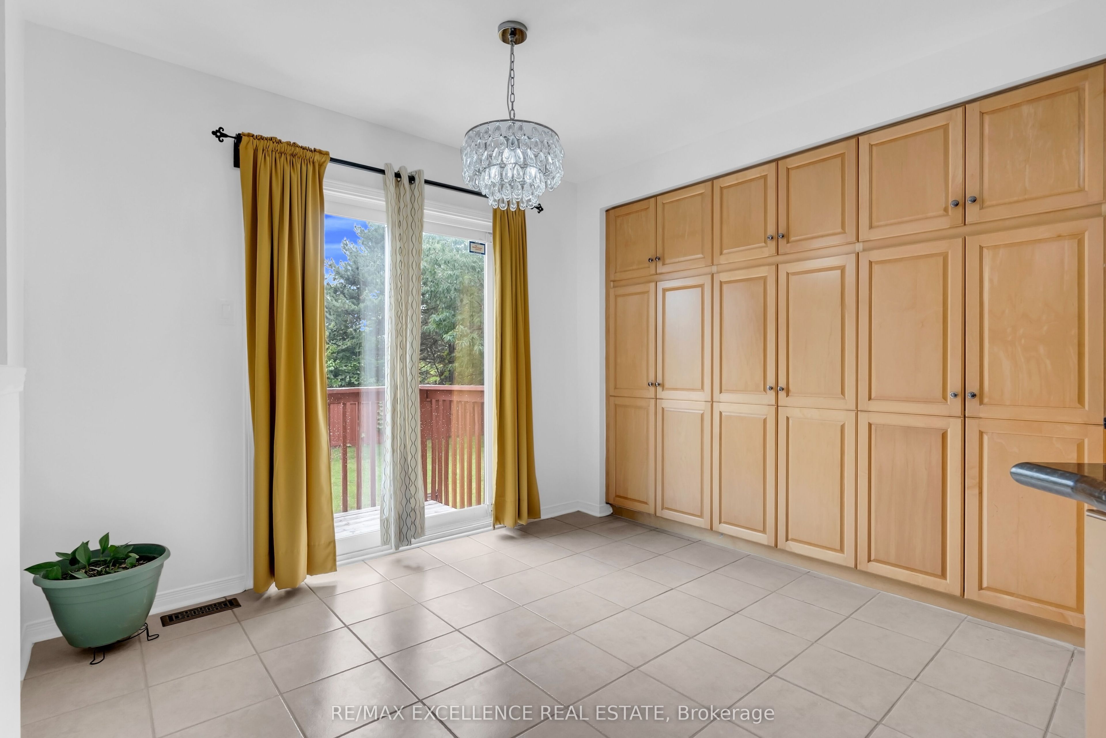 50 Jewel Crescent Property Photo 15