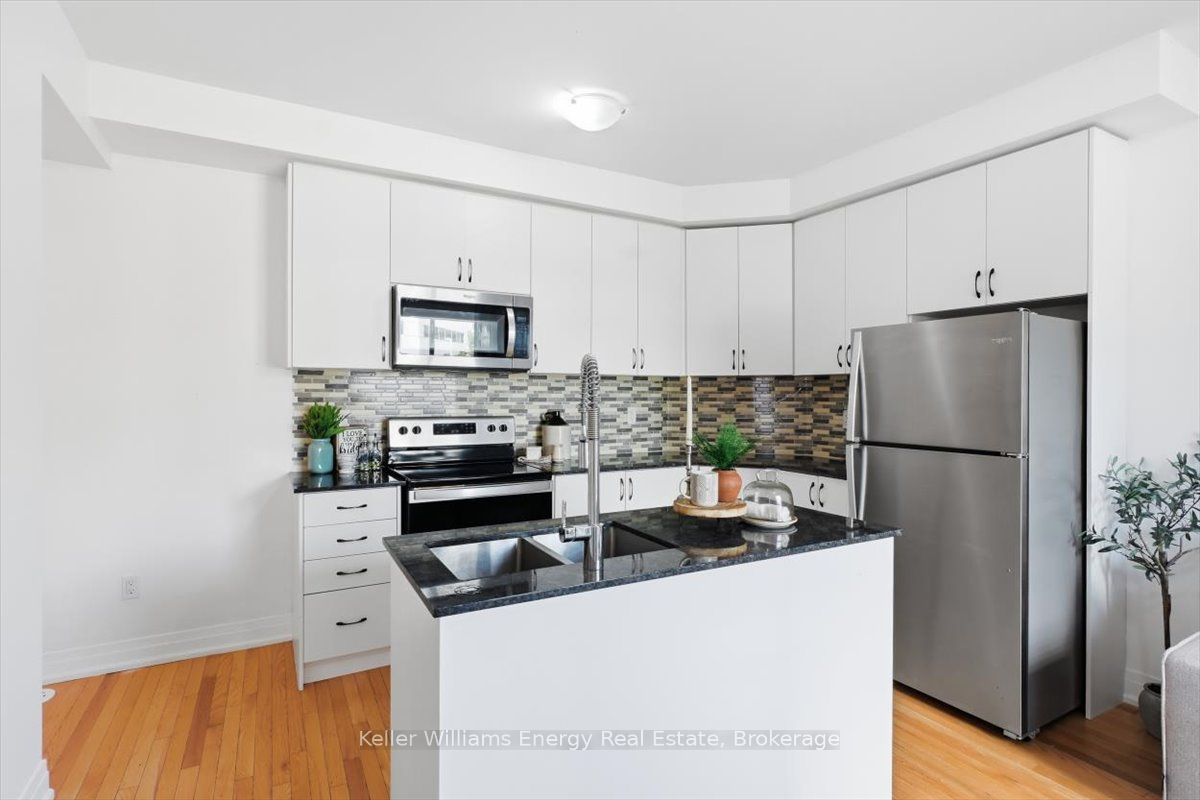 721 Lawrence Avenue W 65 Property Photo 14