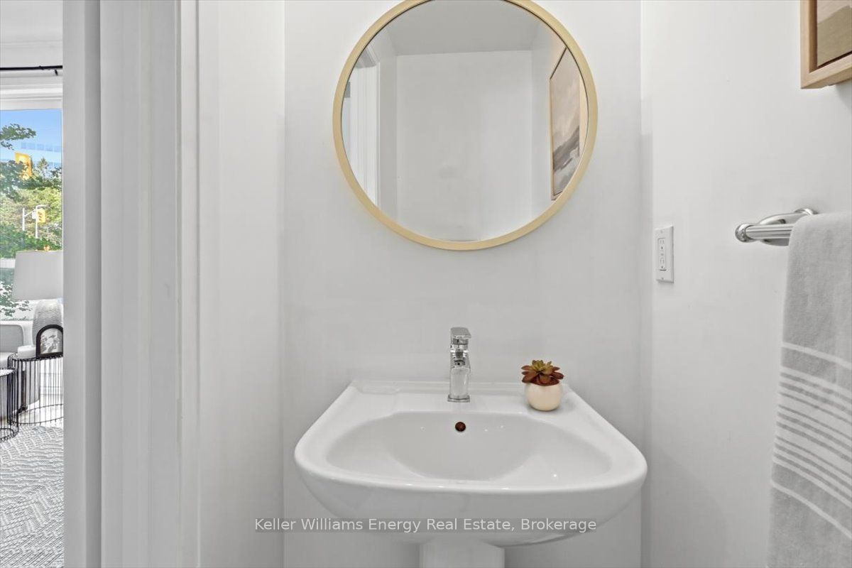721 Lawrence Avenue W 65 Property Photo 16