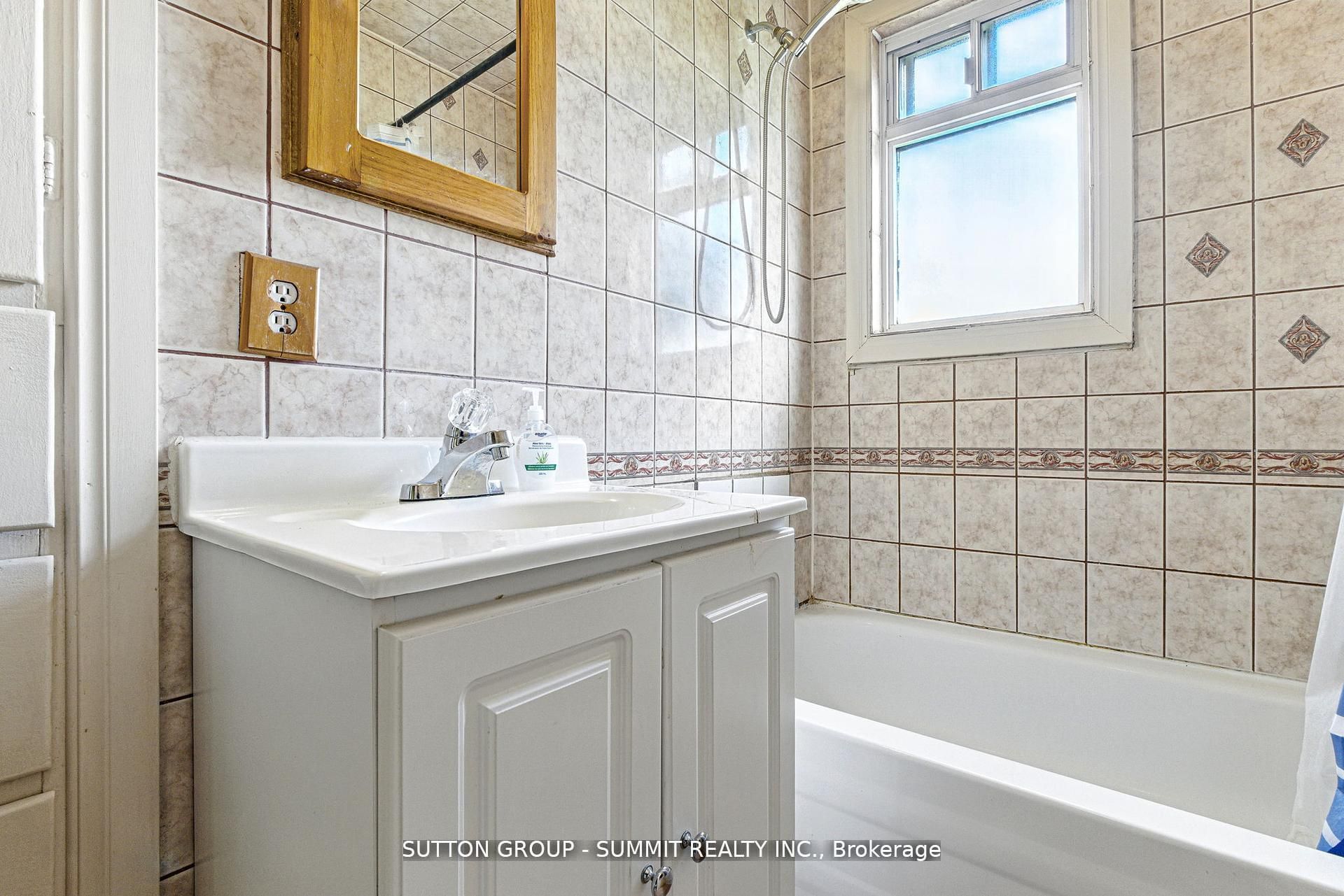 8555 Heritage Road Property Photo 13