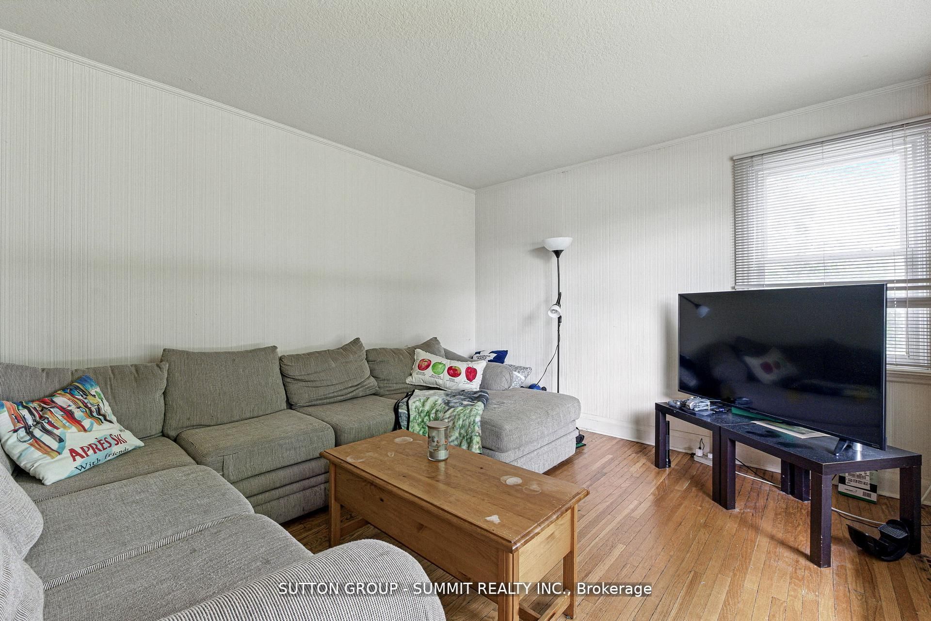8555 Heritage Road Property Photo 14