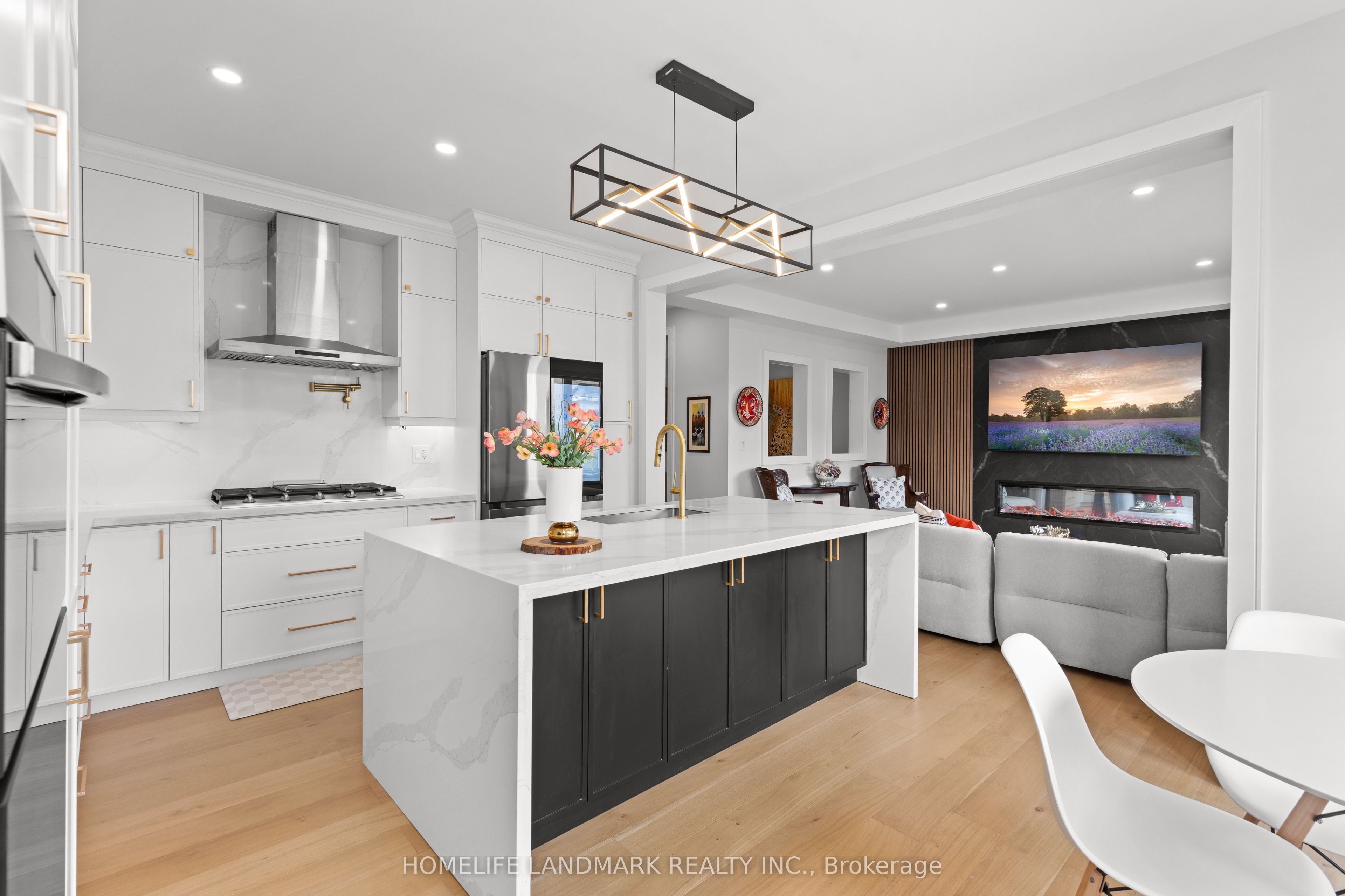 948 Kelman Court Property Photo 14