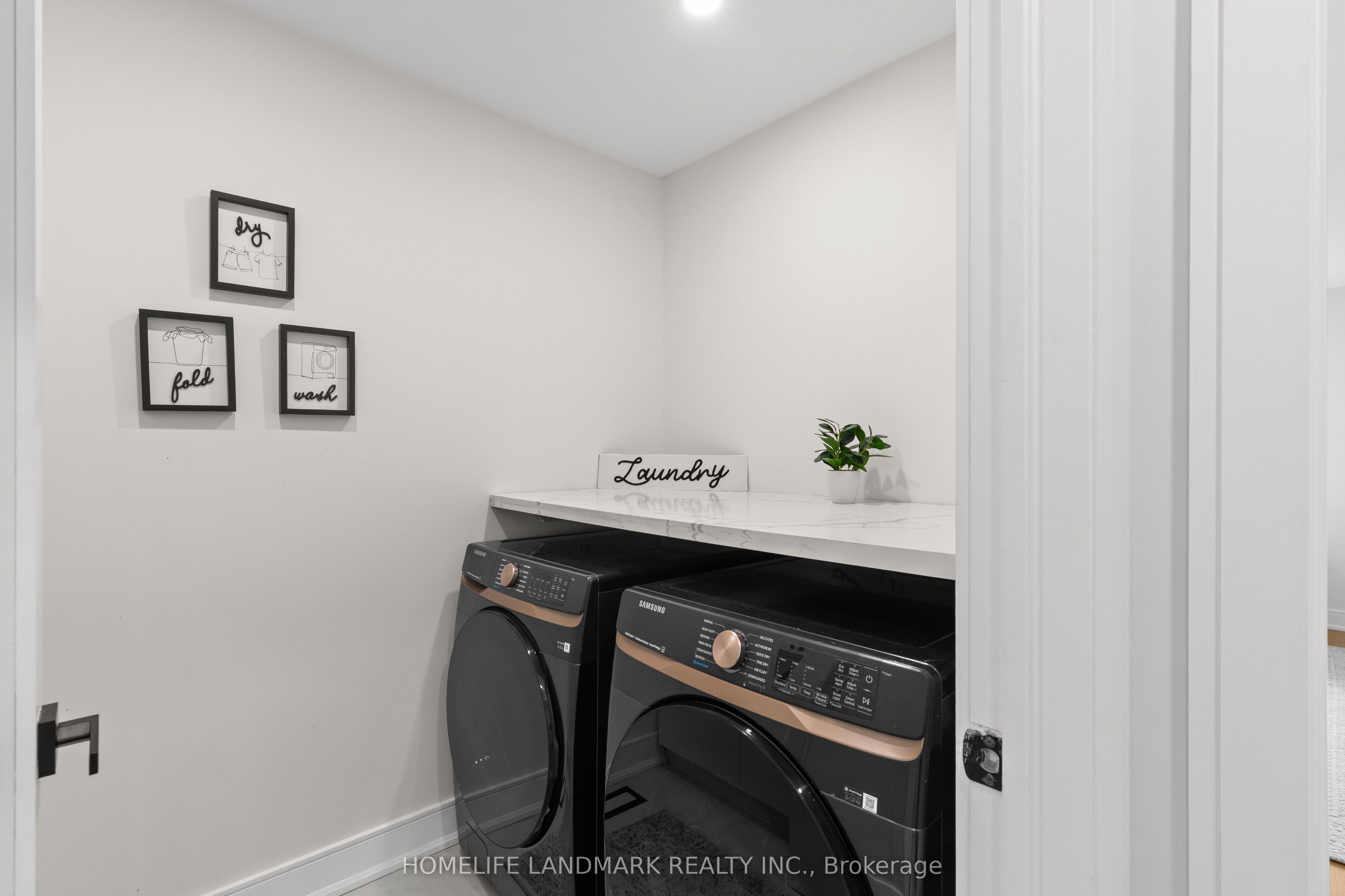 948 Kelman Court Property Photo 37