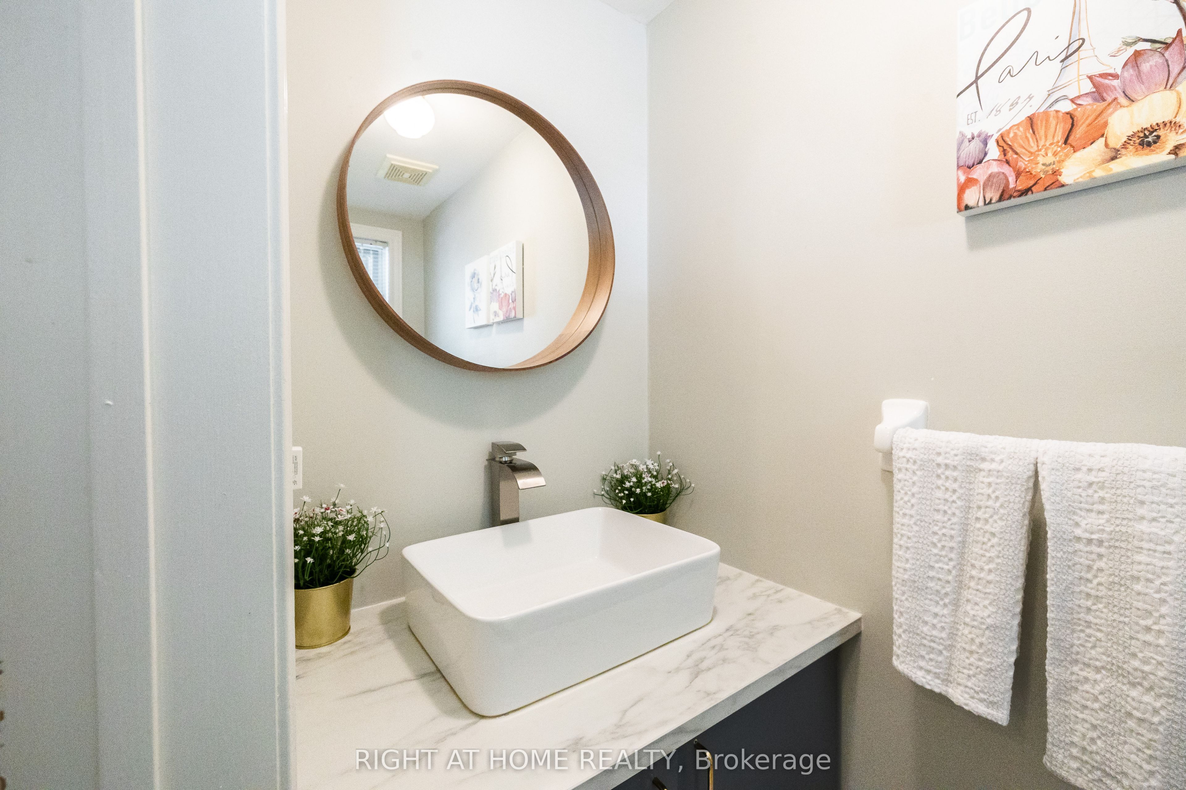 604 Lumberton Crescent Property Photo 14