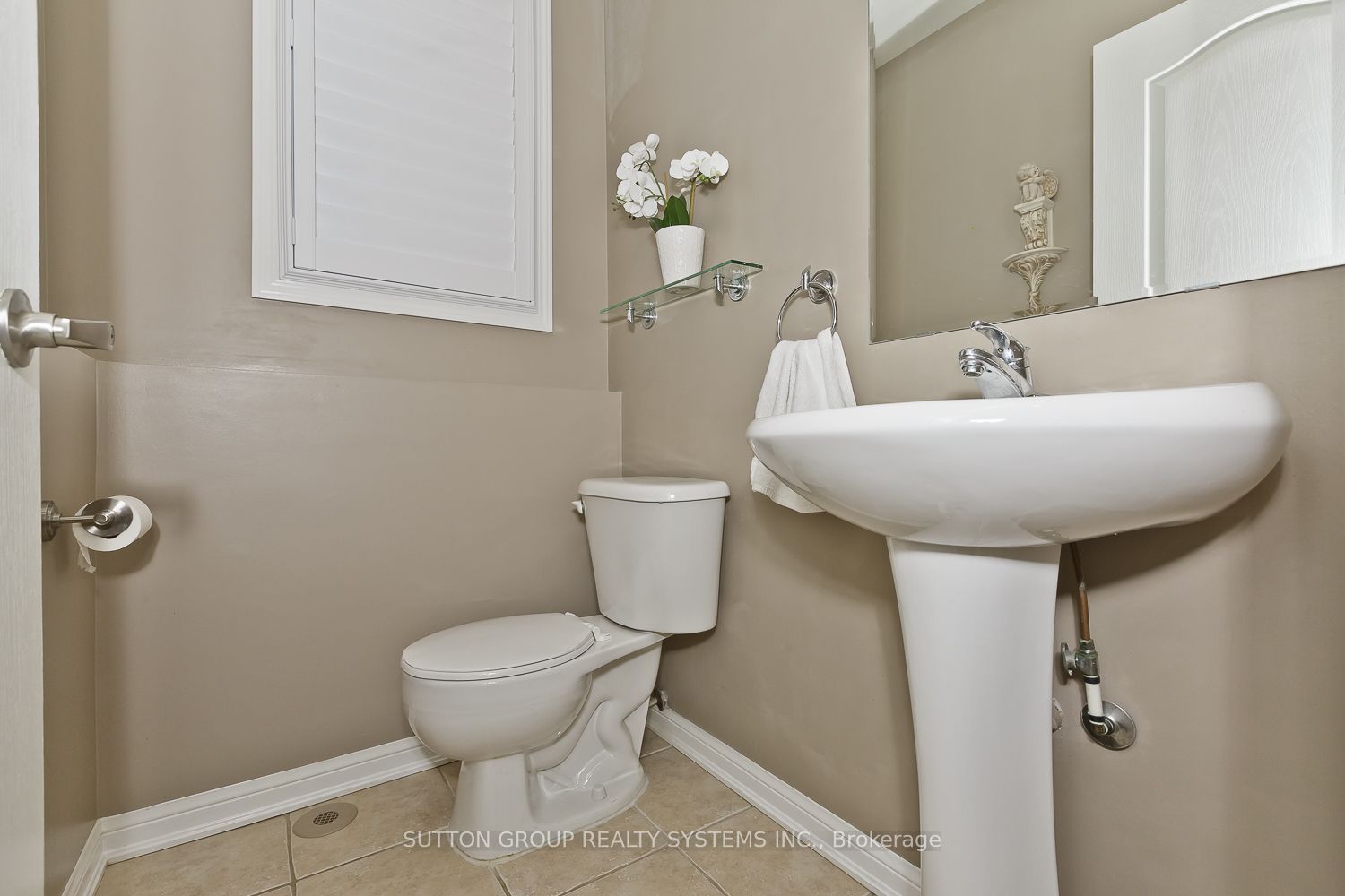 777 Shortreed Crescent Property Photo 5