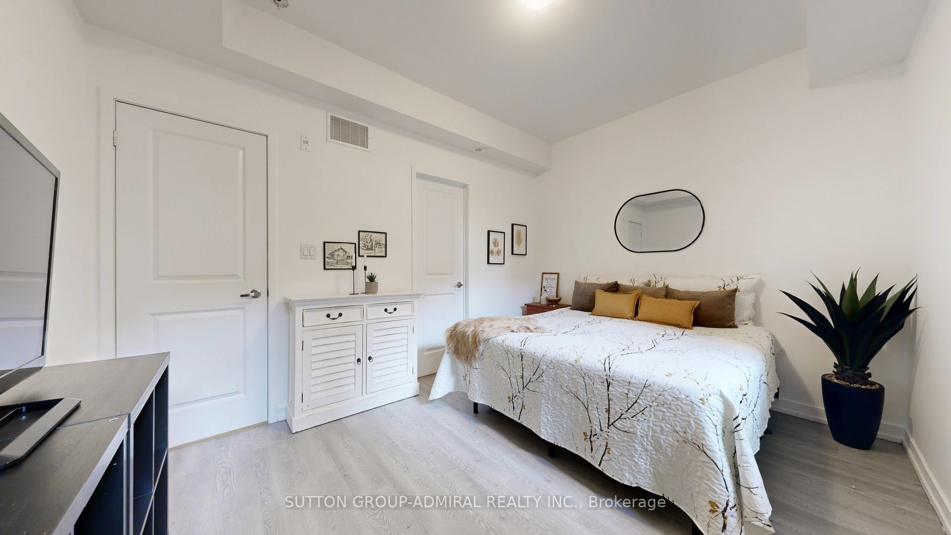 867 Wilson Avenue 1b Property Photo 15