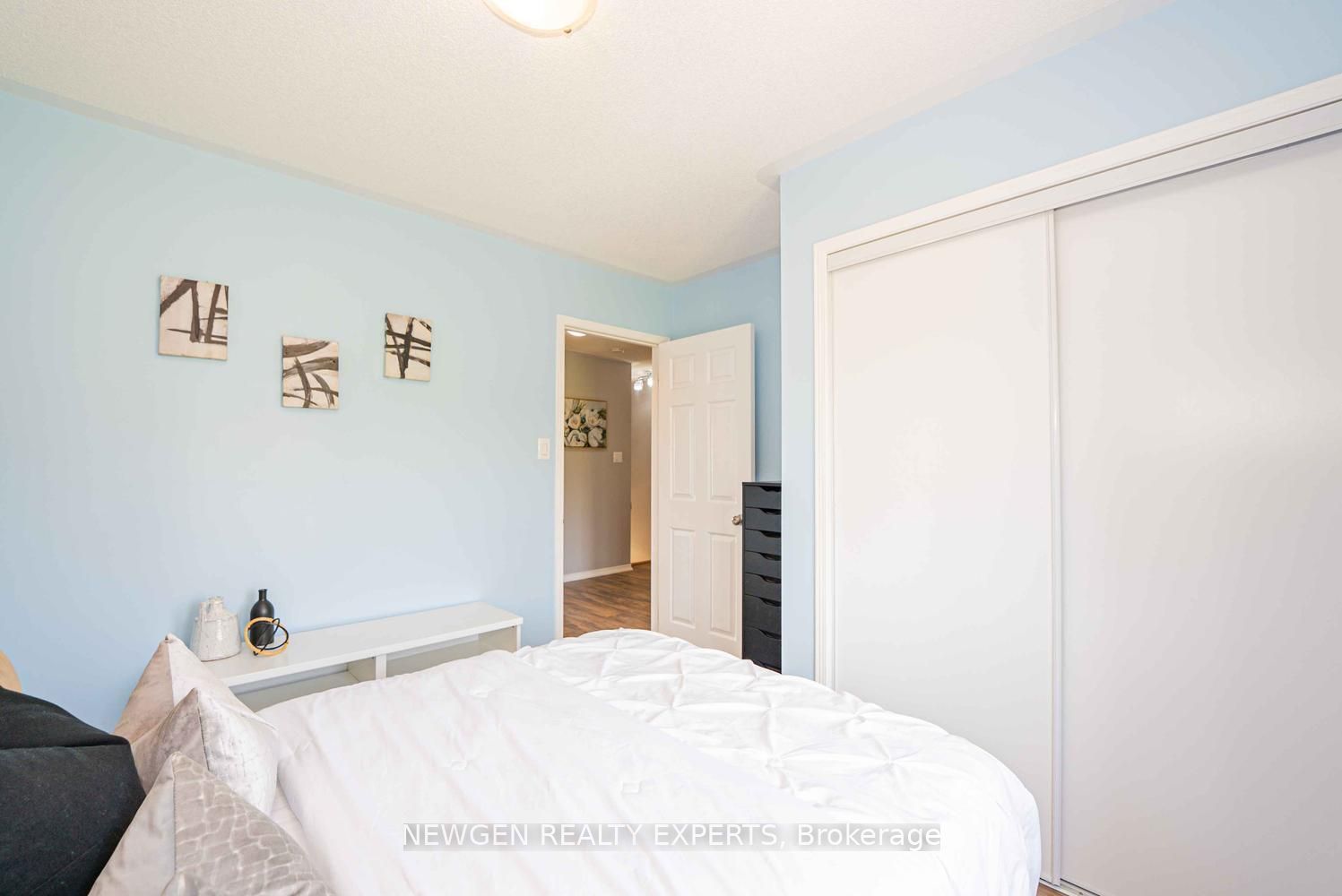 109 Georgian Drive 21 Property Photo 33