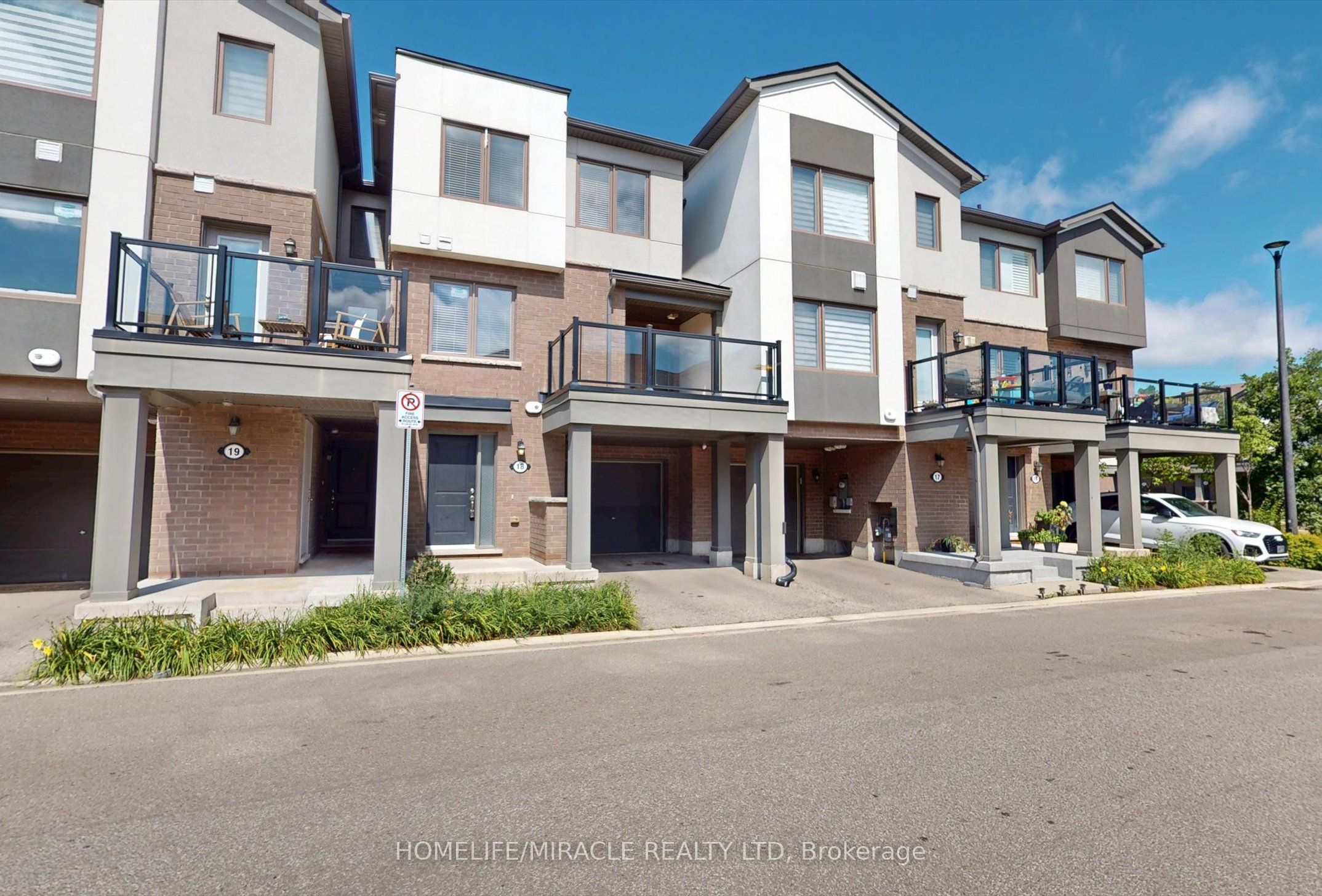 1125 Leger Way 18