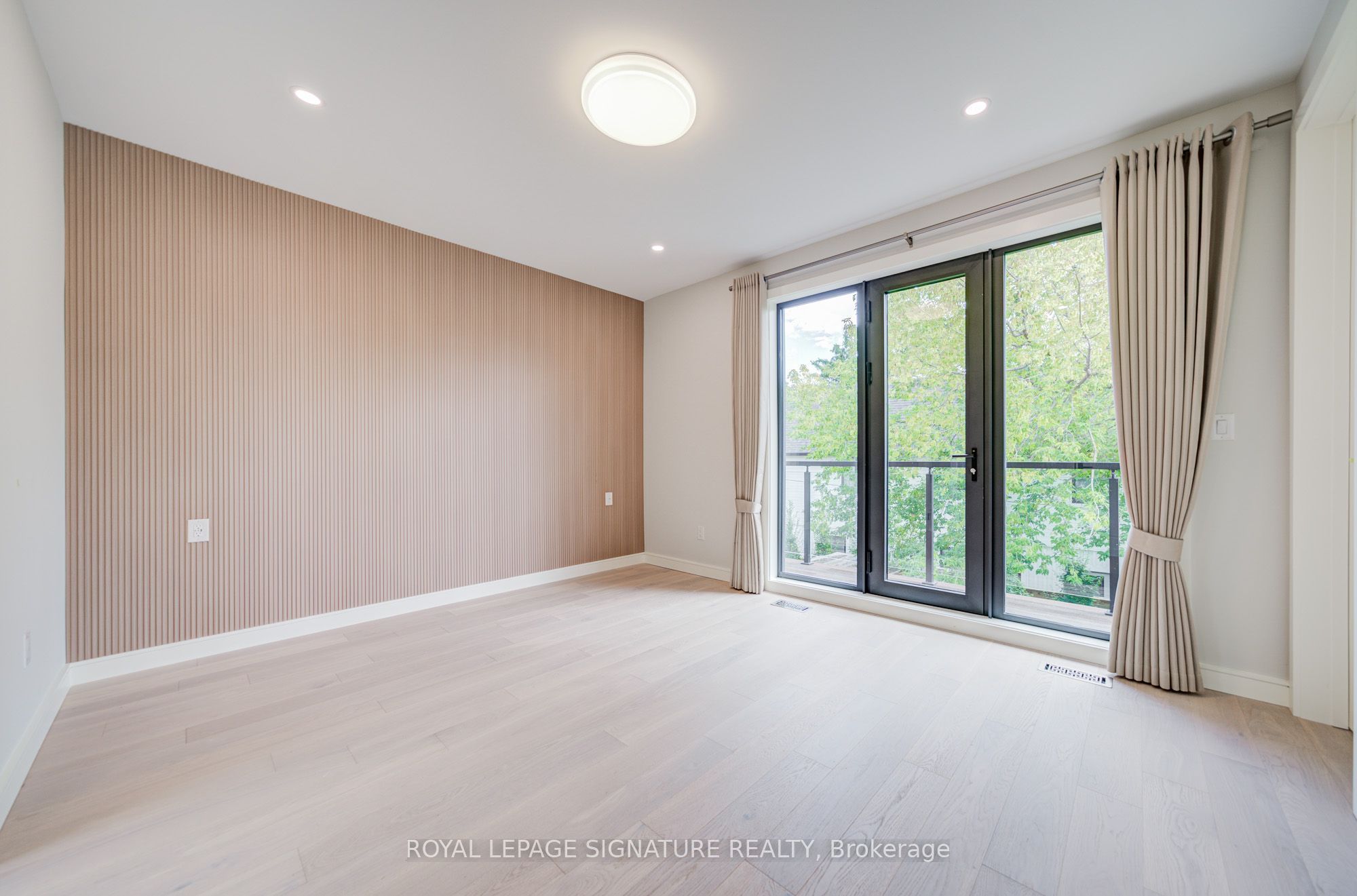 876 Atwater Avenue Property Photo 21