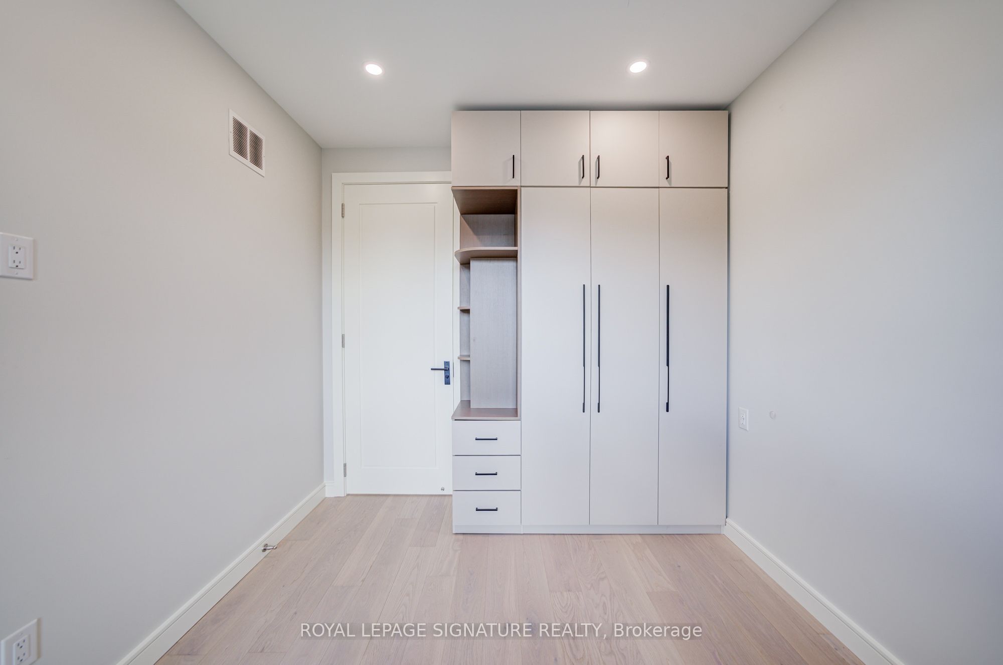 876 Atwater Avenue Property Photo 25