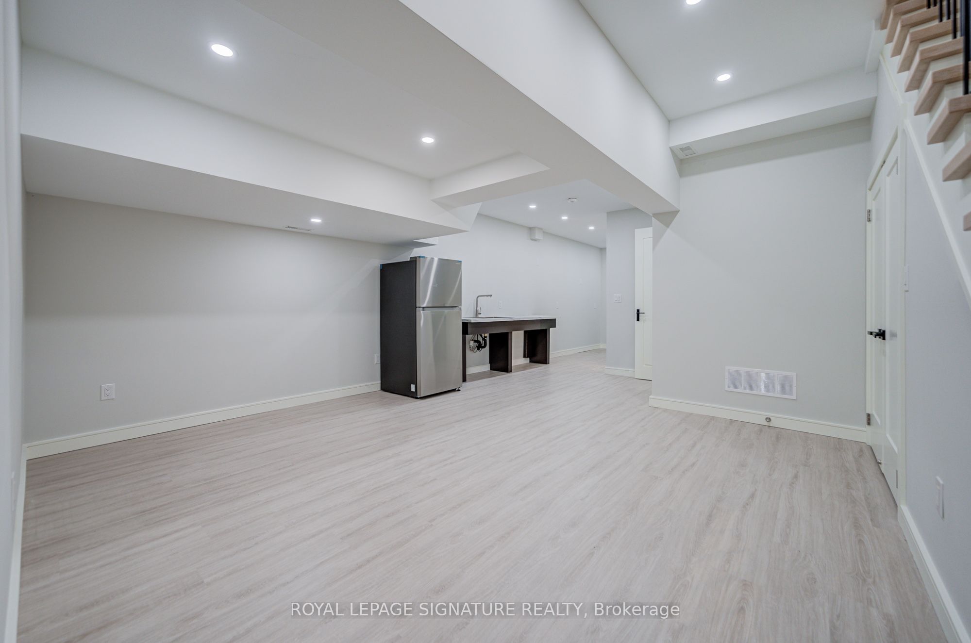 876 Atwater Avenue Property Photo 35