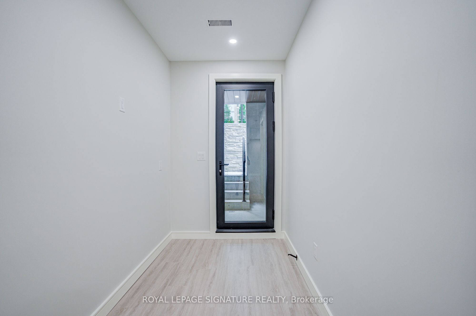 876 Atwater Avenue Property Photo 39
