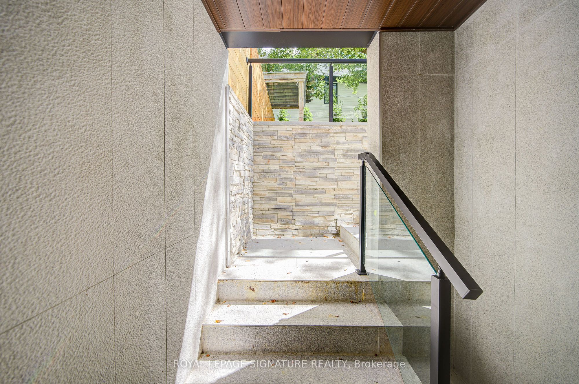 876 Atwater Avenue Property Photo 44