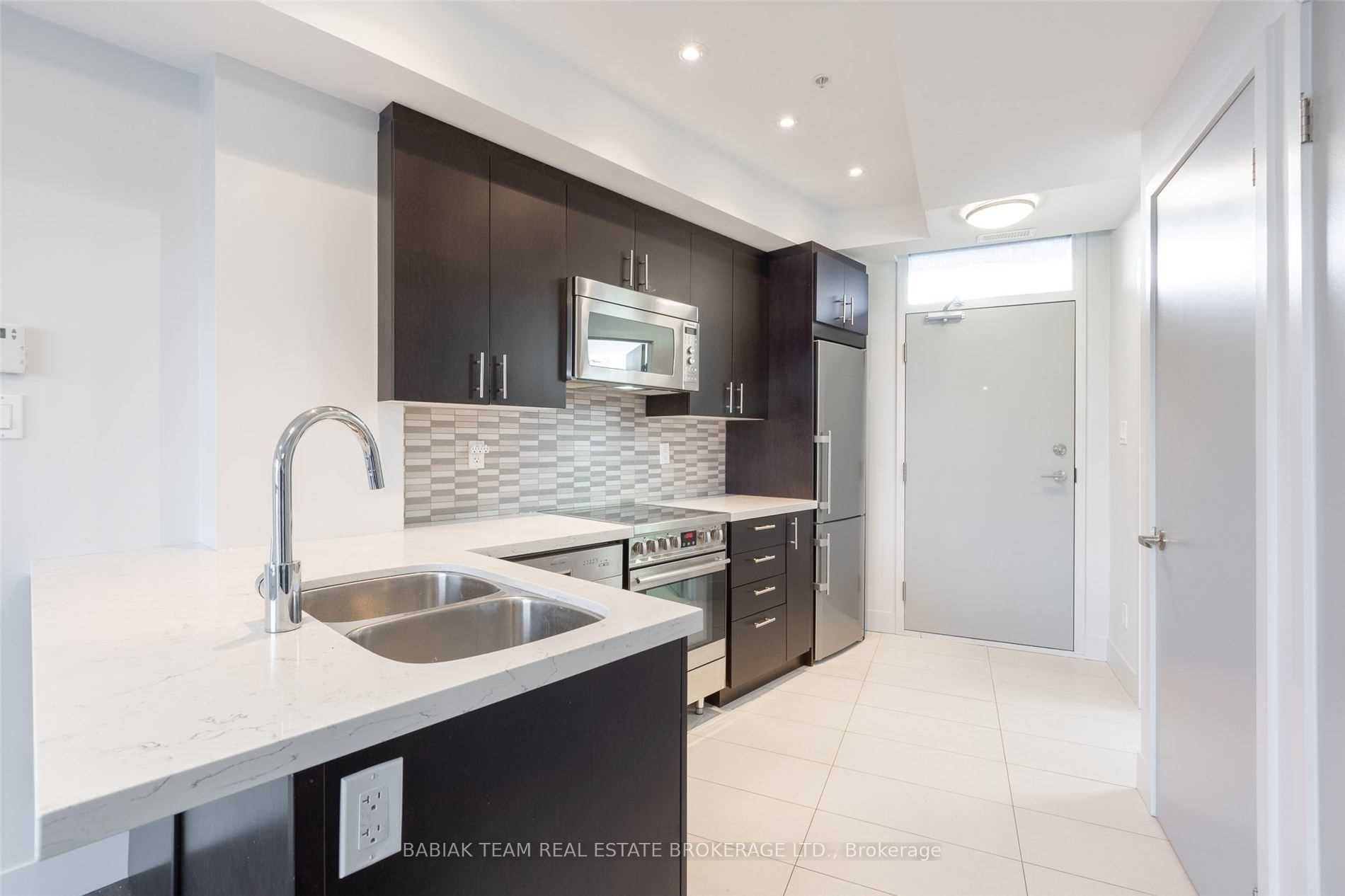 332 High Park Avenue 303 Property Photo 4