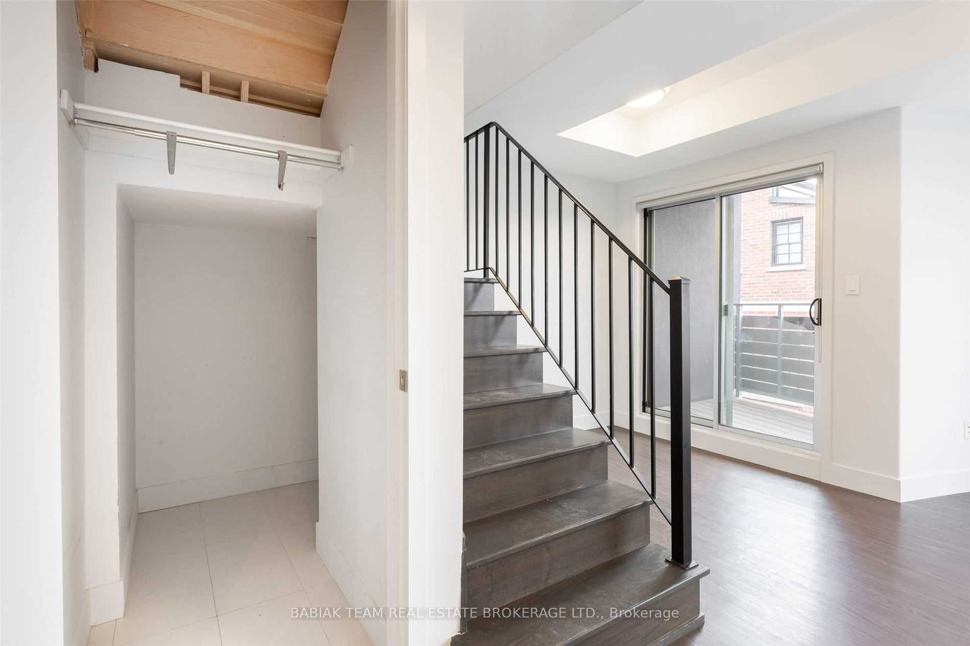 332 High Park Avenue 303 Property Photo 7