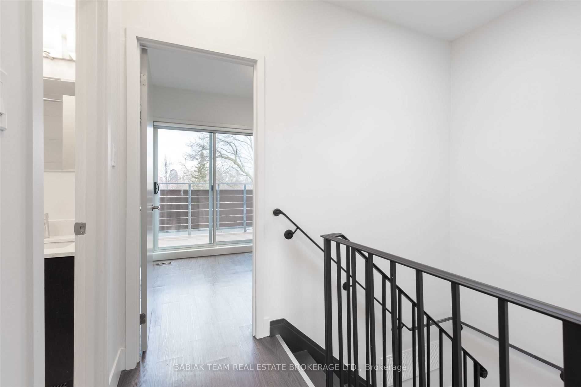 332 High Park Avenue 303 Property Photo 9
