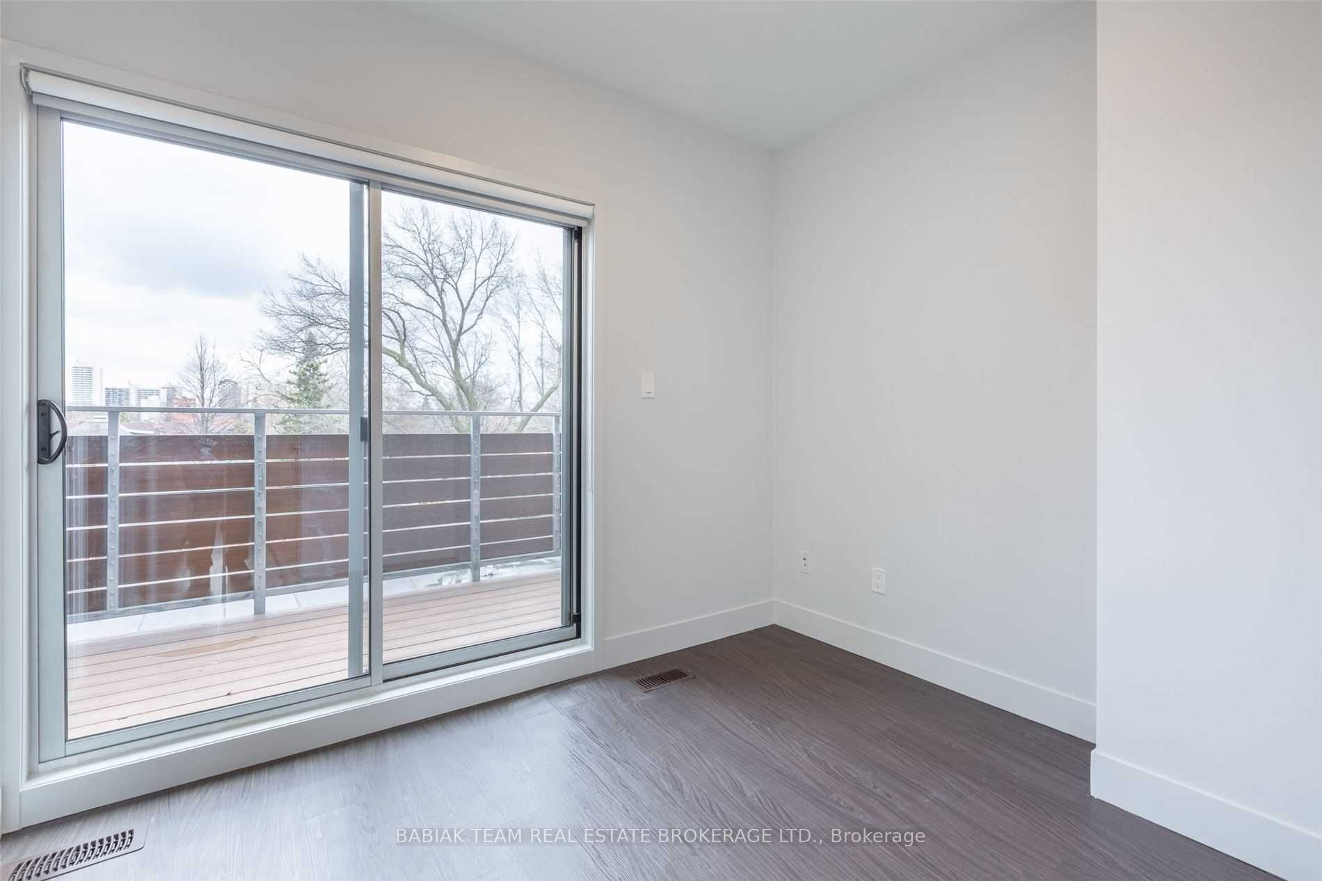 332 High Park Avenue 303 Property Photo 14